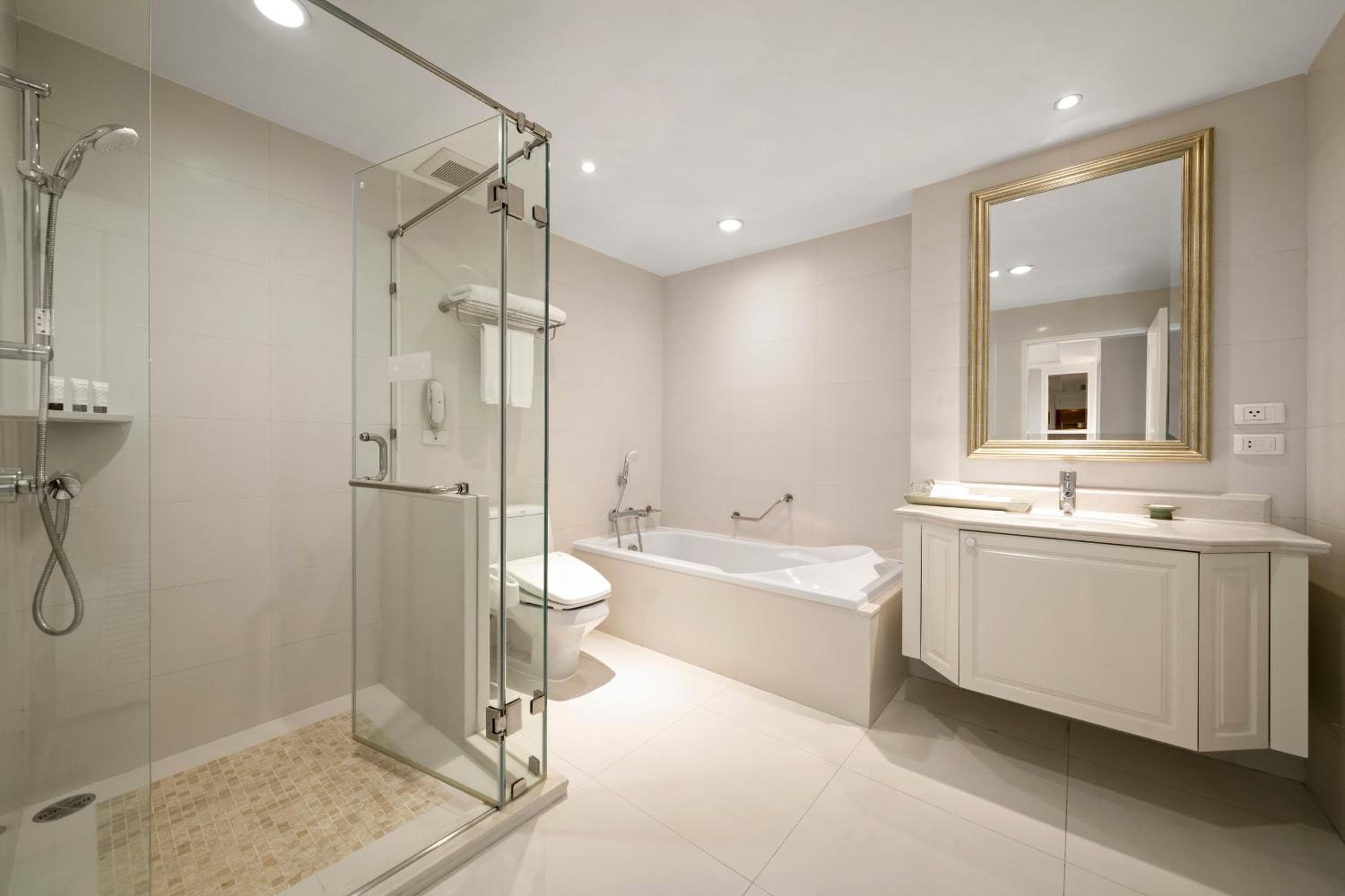 Grande Centre Point Hotel Ratchadamri Bangkok — 15