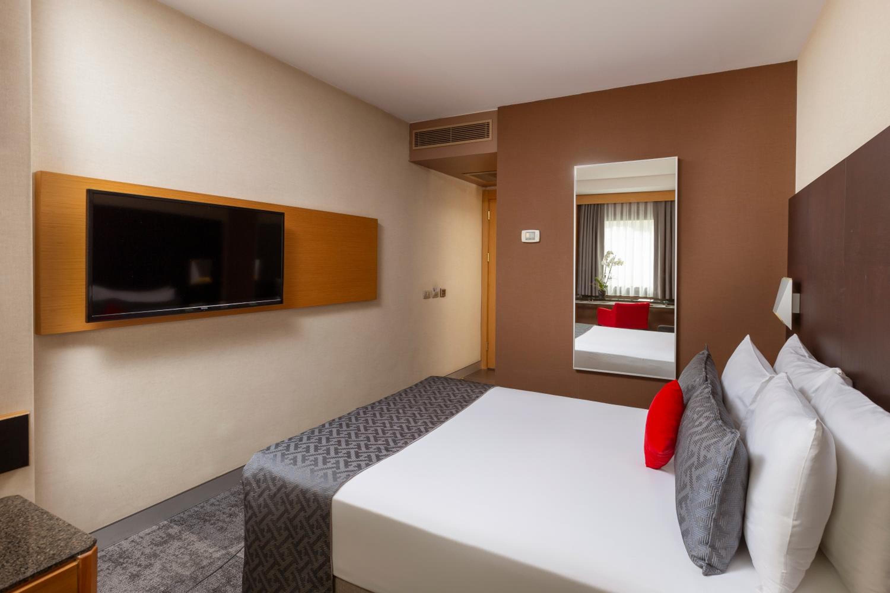 Nippon Hotel — 27