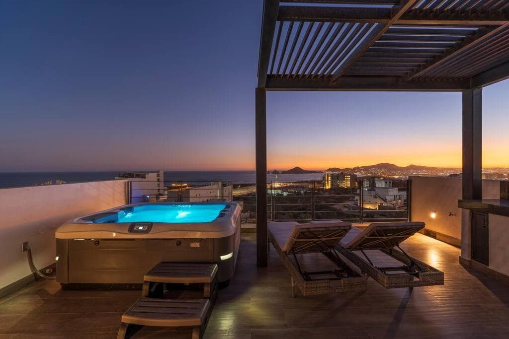 Bester Blick von der Dachterrasse mit beheiztem Whirlpool — 3