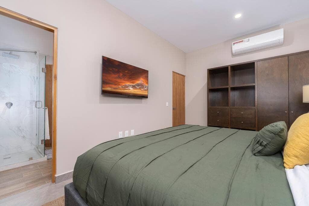 Bester Blick von der Dachterrasse mit beheiztem Whirlpool — 24