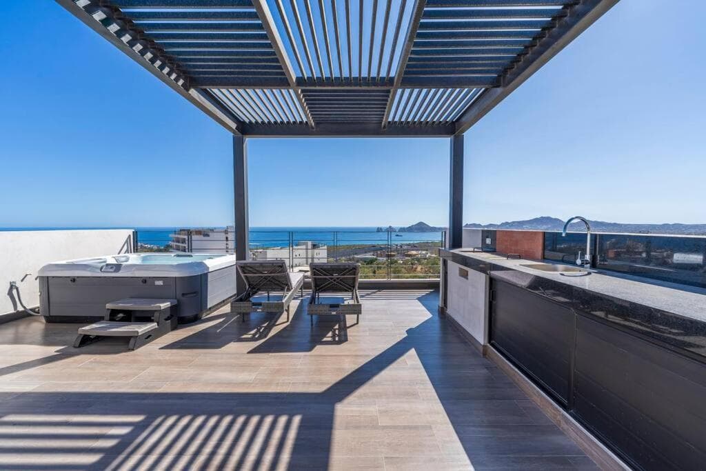 Bester Blick von der Dachterrasse mit beheiztem Whirlpool — 6