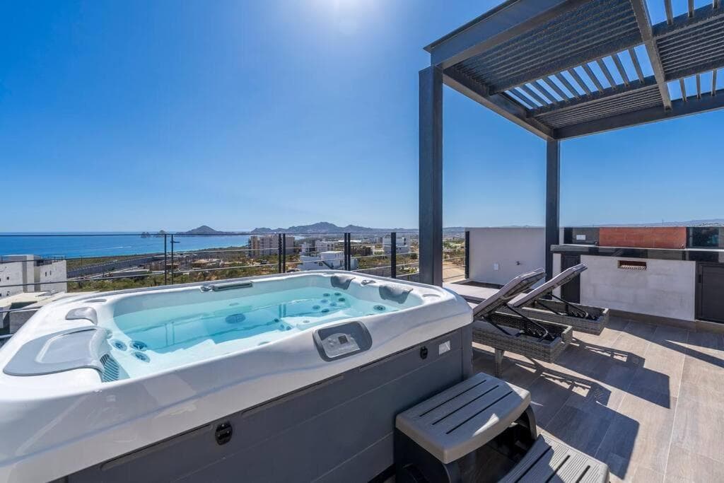 Bester Blick von der Dachterrasse mit beheiztem Whirlpool — 9