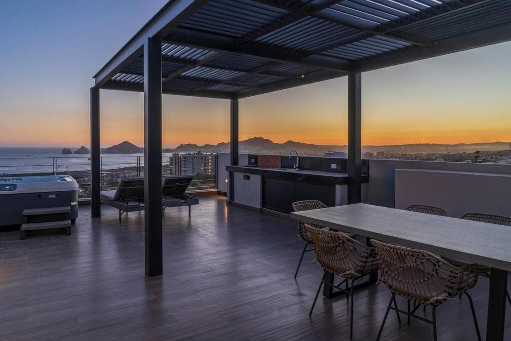 Bester Blick von der Dachterrasse mit beheiztem Whirlpool — 10