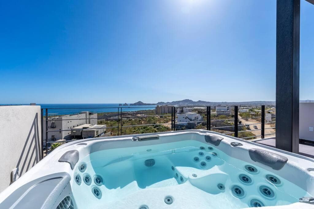 Bester Blick von der Dachterrasse mit beheiztem Whirlpool — 11