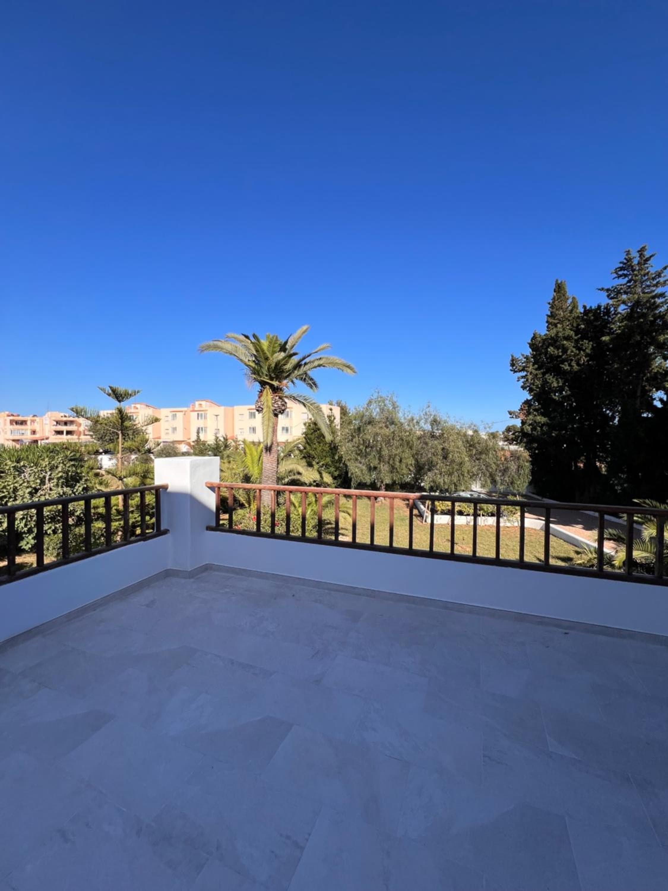 Villa en zona Playa D'en Bossa con gran piscina — 28