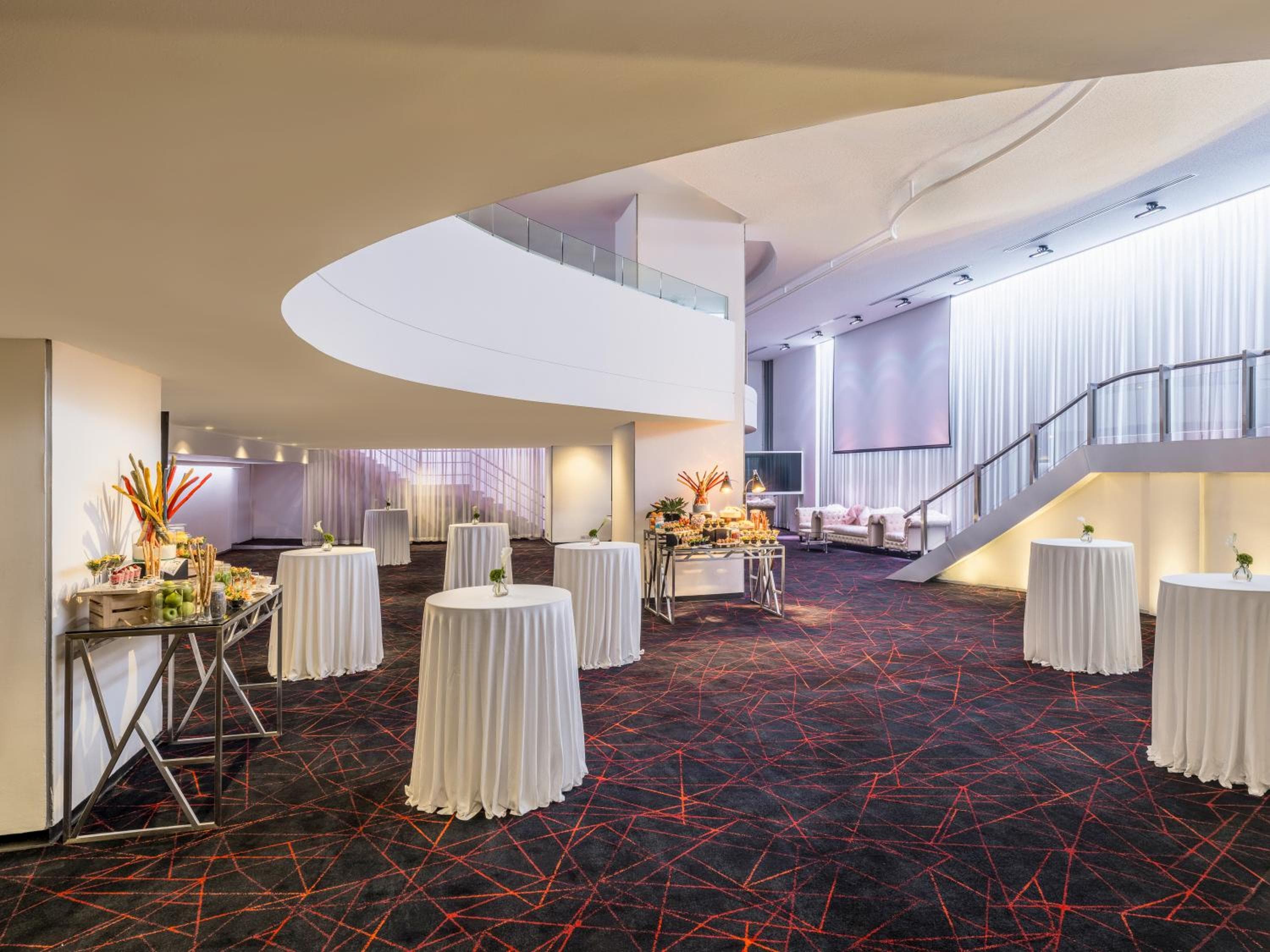 Crowne Plaza Bangkok Lumpini Park by IHG — 6