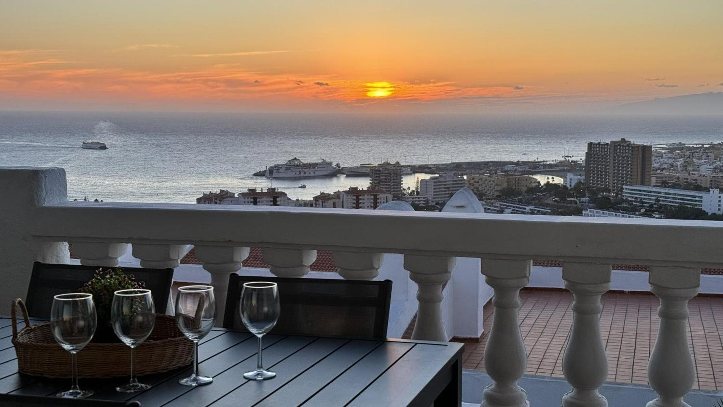 Amazing Los Cristianos Panoramatic View Home — 1