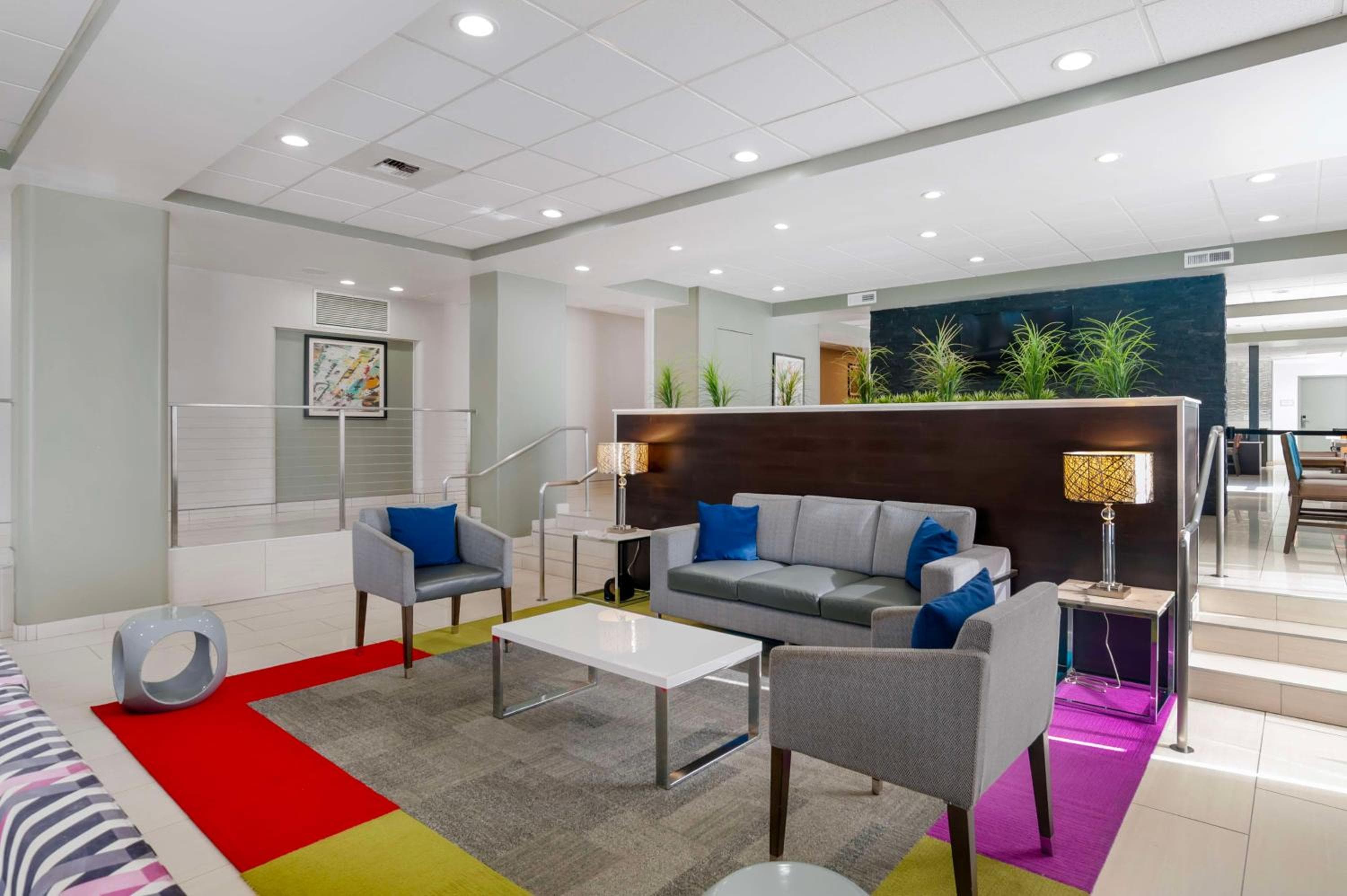 Best Western Plus Commerce Hotel — 30