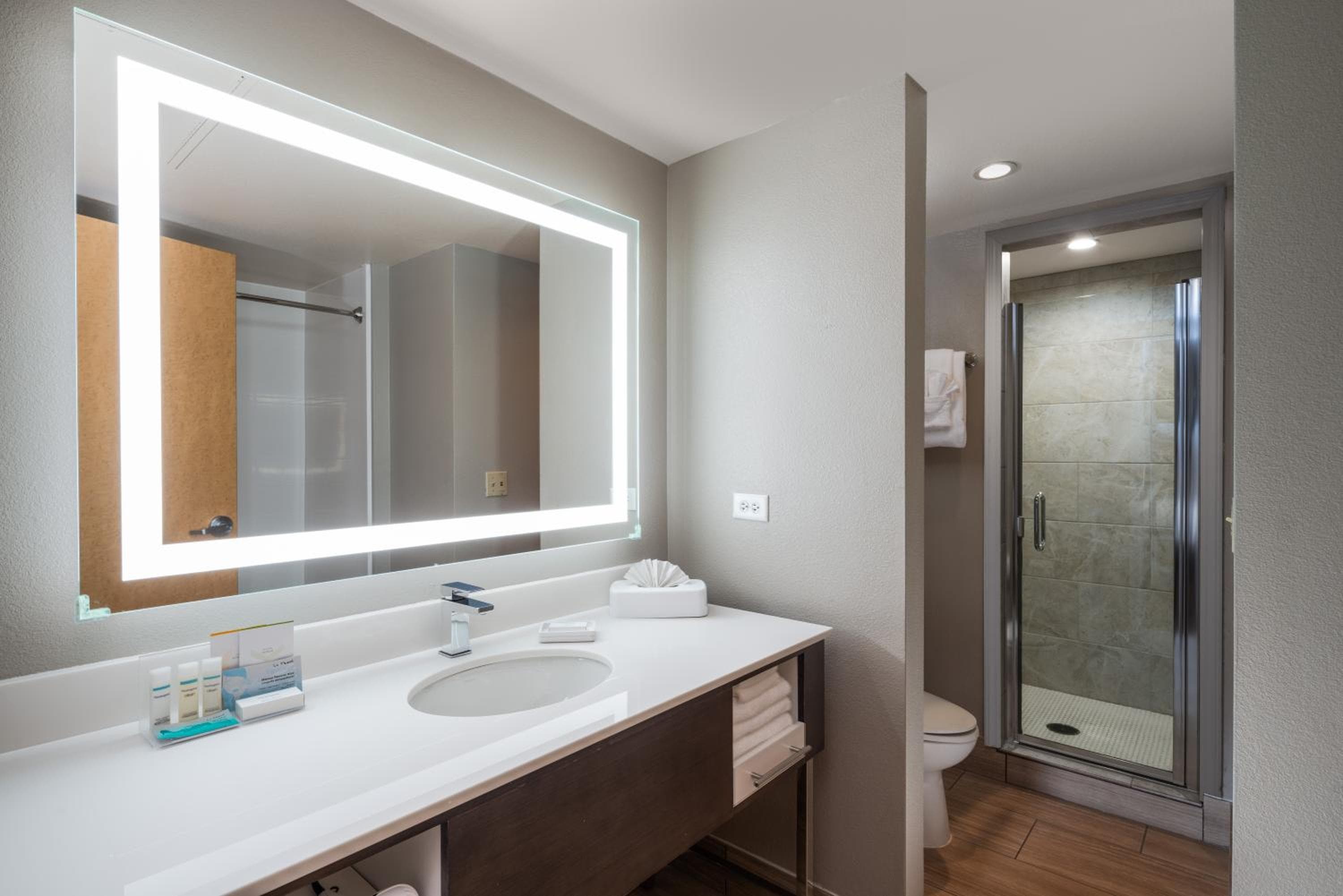Hampton Inn Tropicana — 2