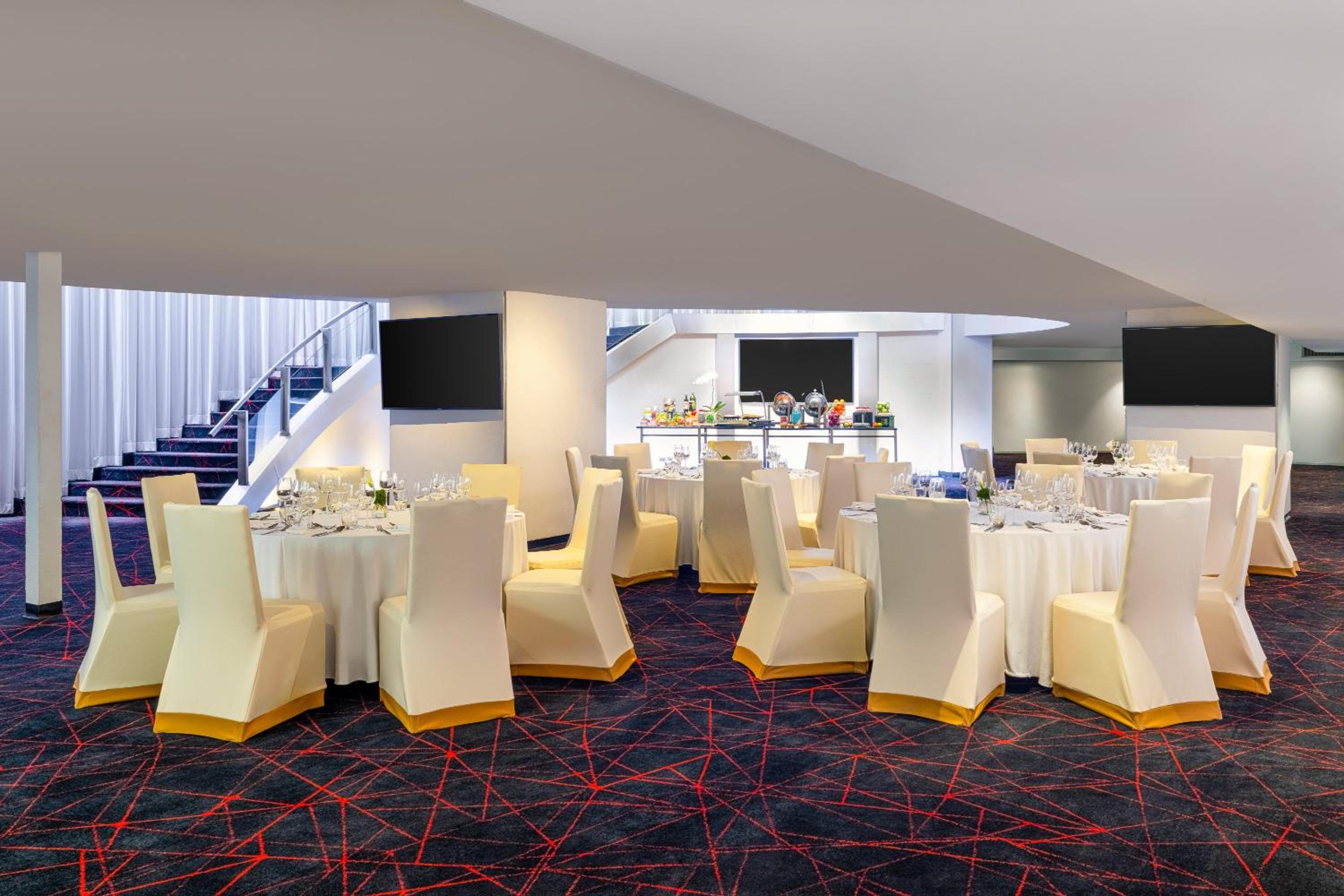 Crowne Plaza Bangkok Lumpini Park by IHG — 2