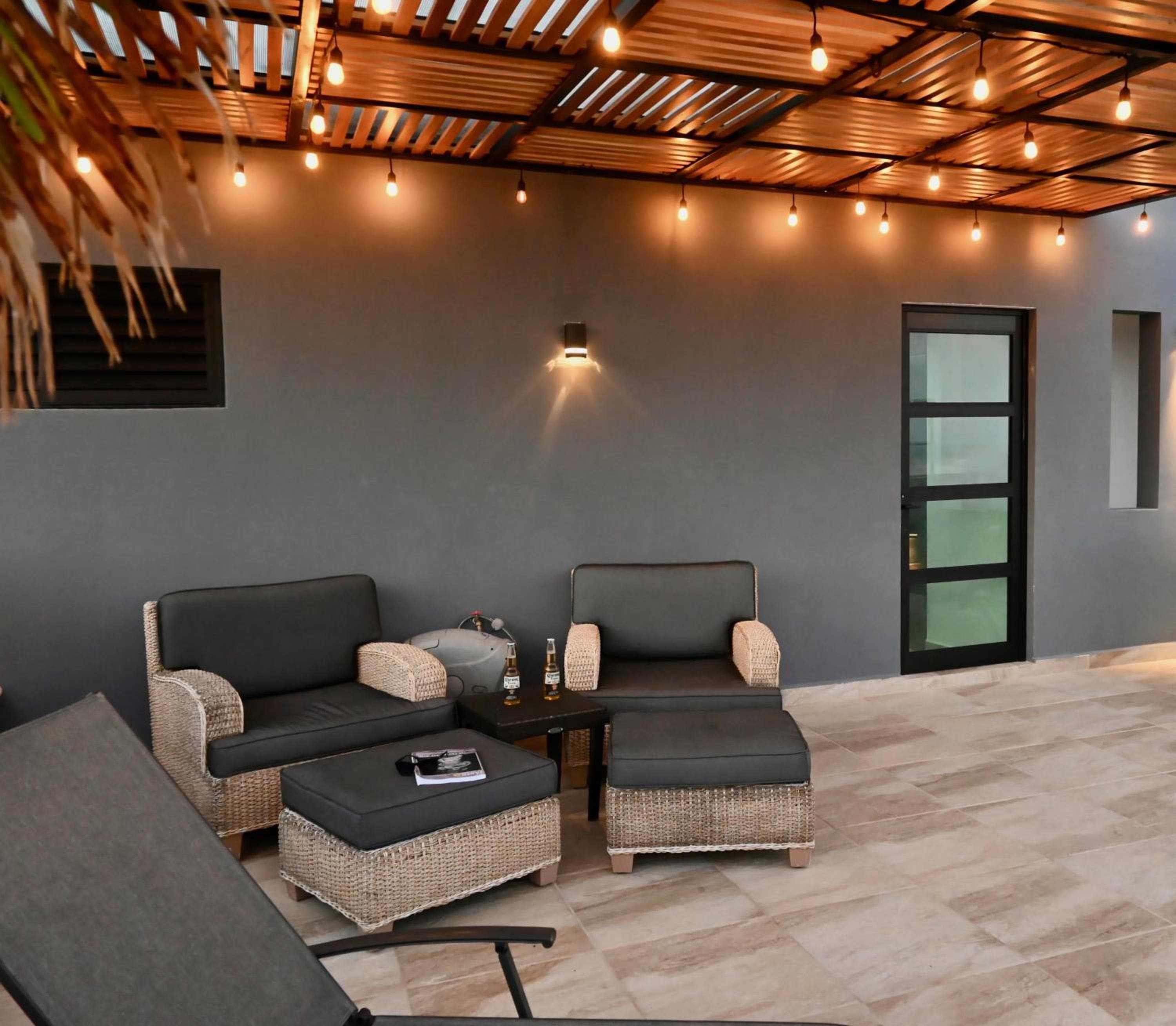 Sunset Kin Beach Apartments — 3