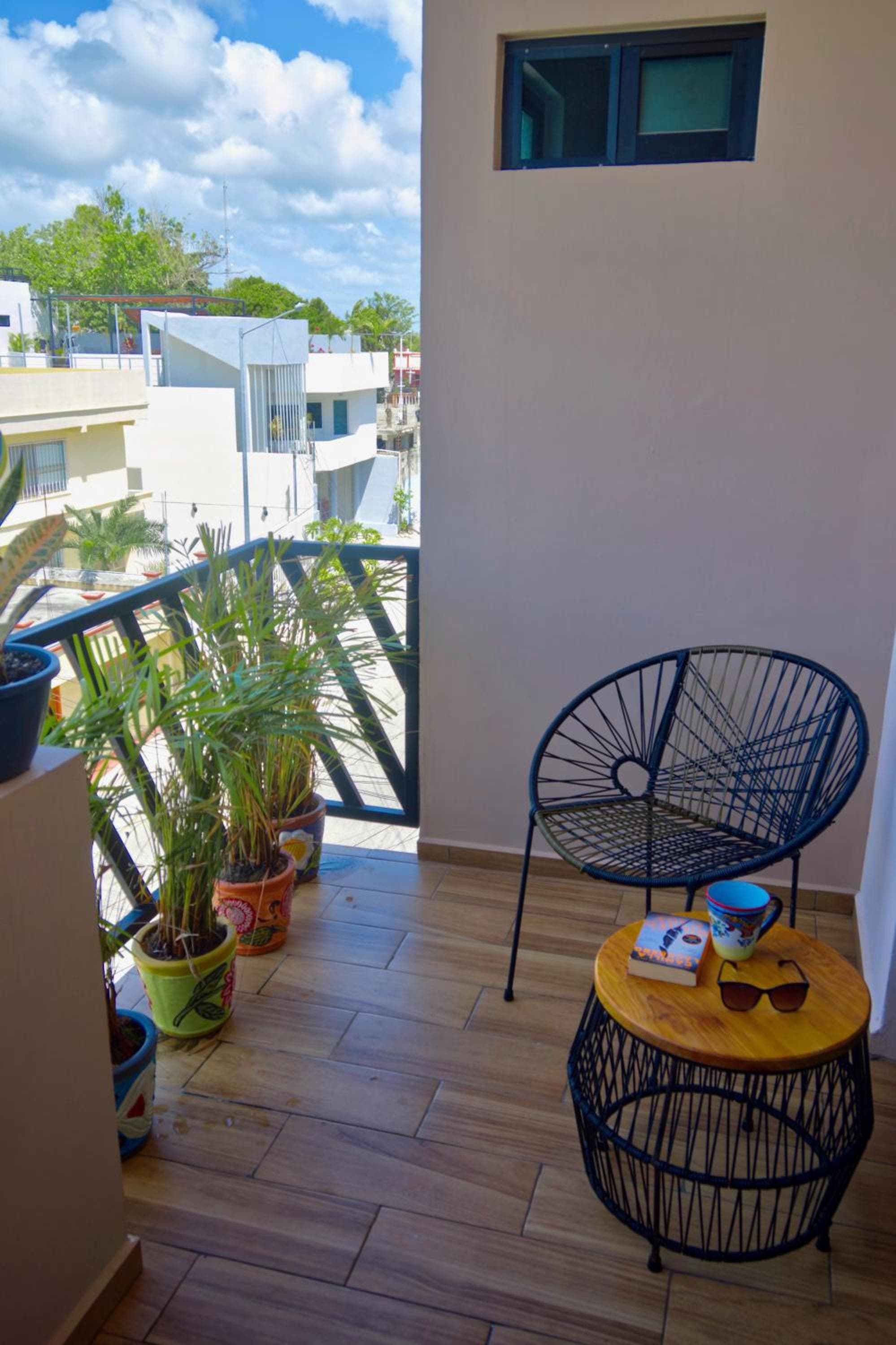 Sunset Kin Beach Apartments — 9