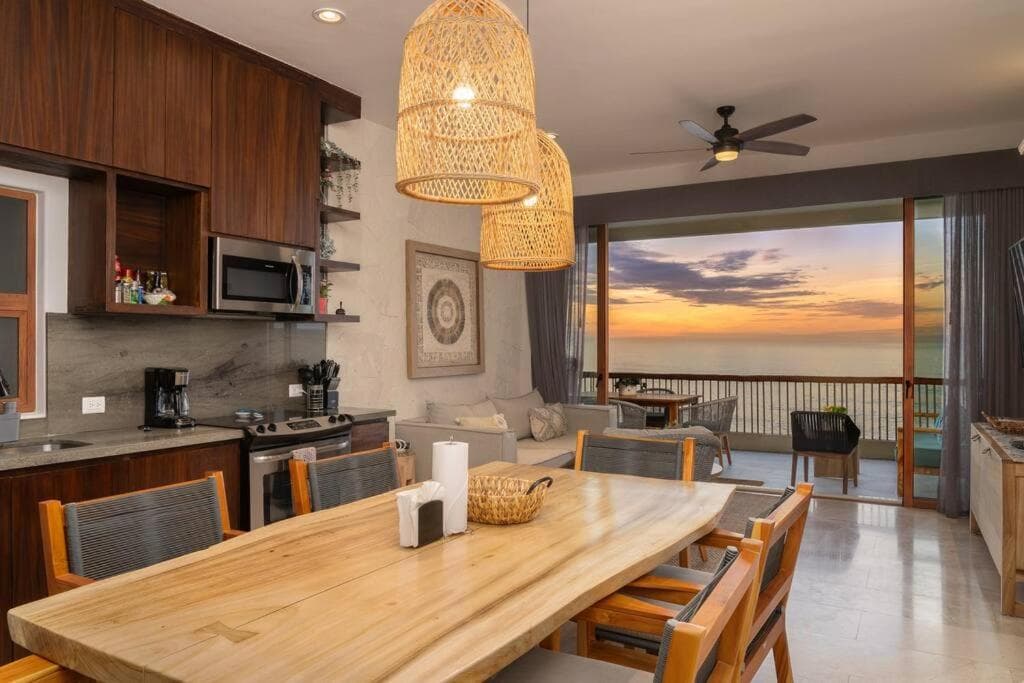 Unique BEACH FRONT condo with concierge — 11
