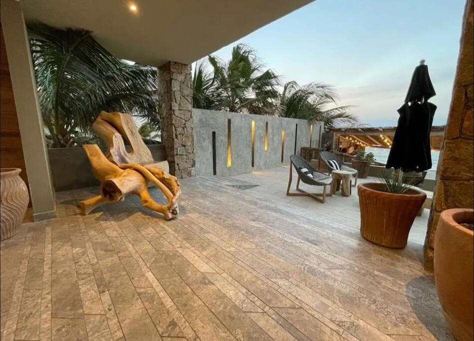 Unique BEACH FRONT condo with concierge — 14