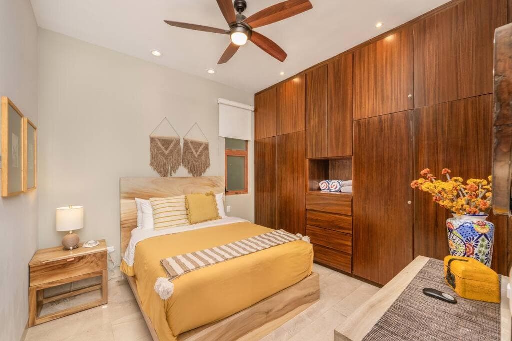 Unique BEACH FRONT condo with concierge — 18
