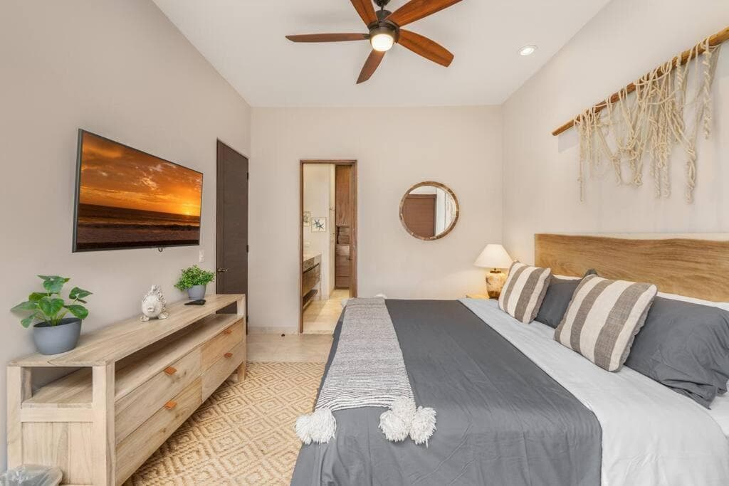 Unique BEACH FRONT condo with concierge — 21