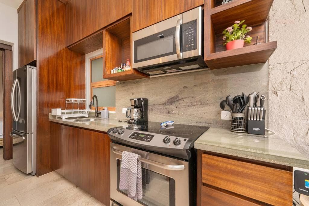 Unique BEACH FRONT condo with concierge — 30