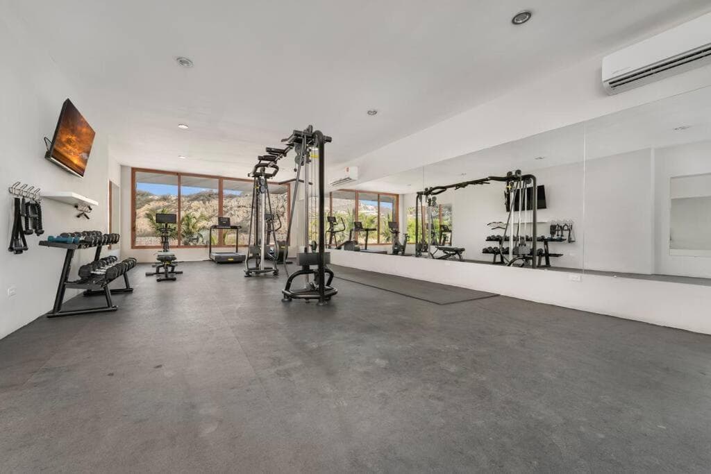 Unique BEACH FRONT condo with concierge — 7