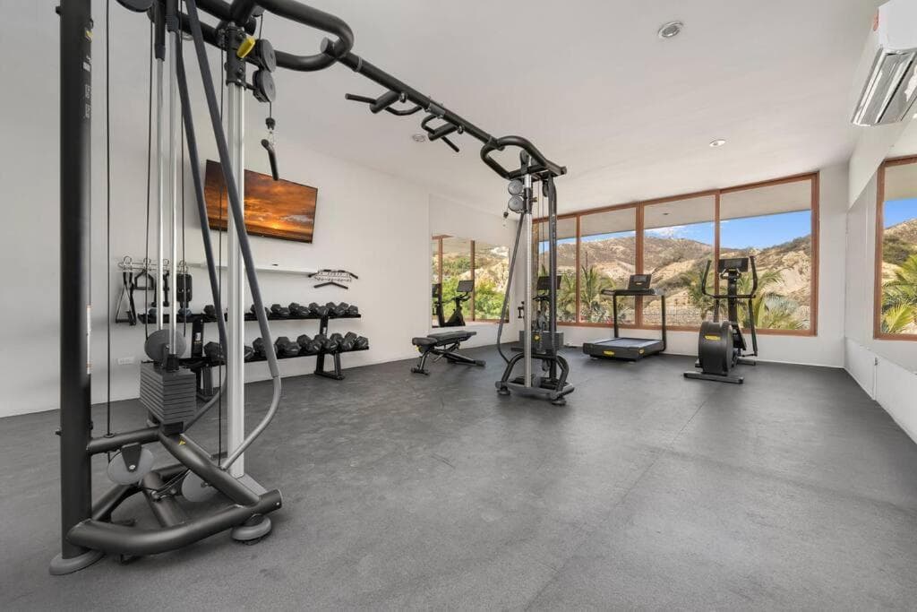 Unique BEACH FRONT condo with concierge — 10
