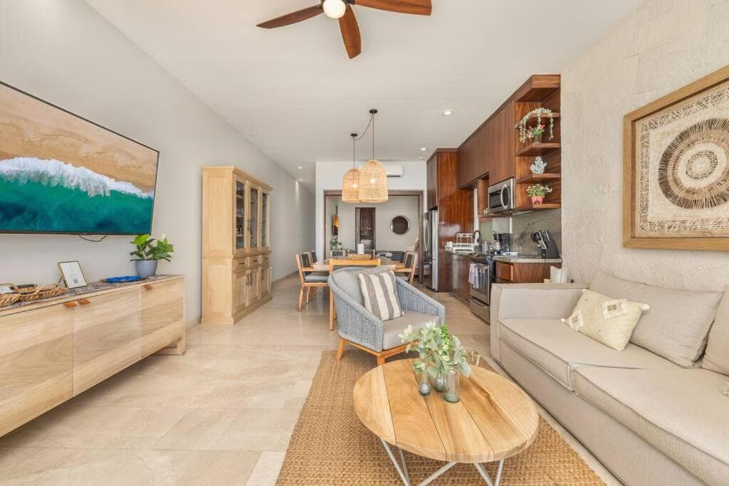 Unique BEACH FRONT condo with concierge — 25