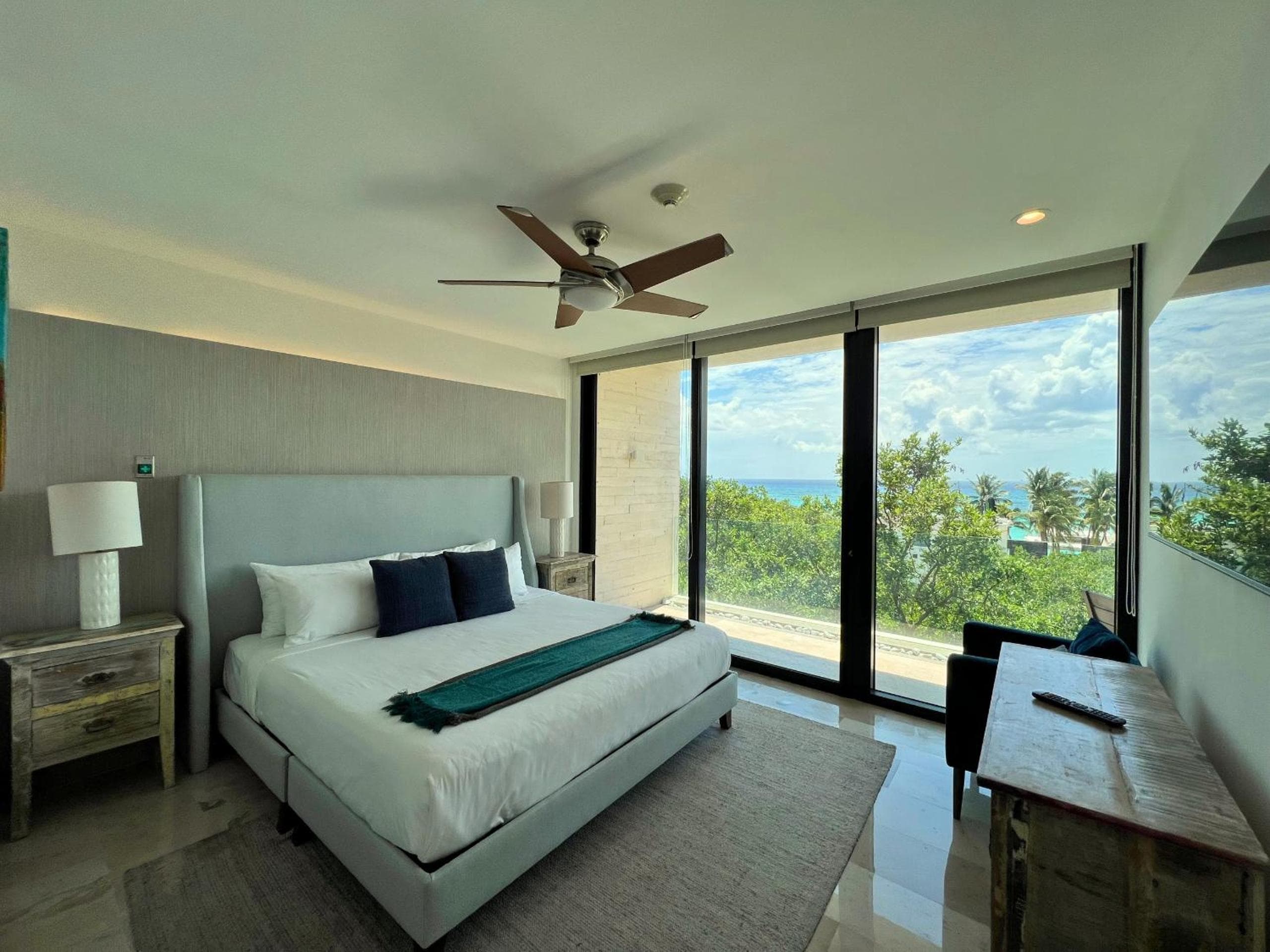 Oceana Luxury Apartment Walk to Beach and Day Club — 5