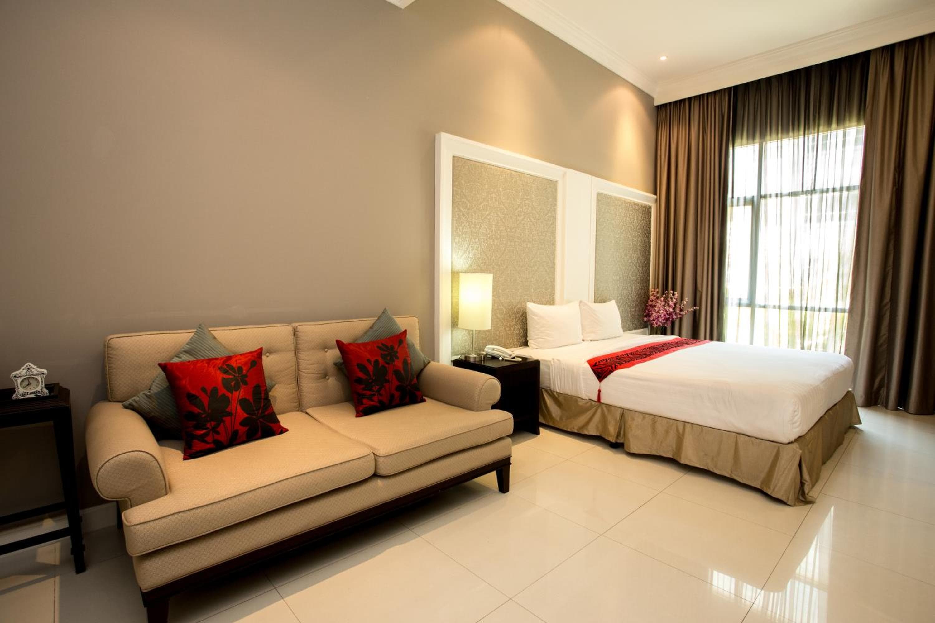 Hope Land Hotel 46/1 — 2