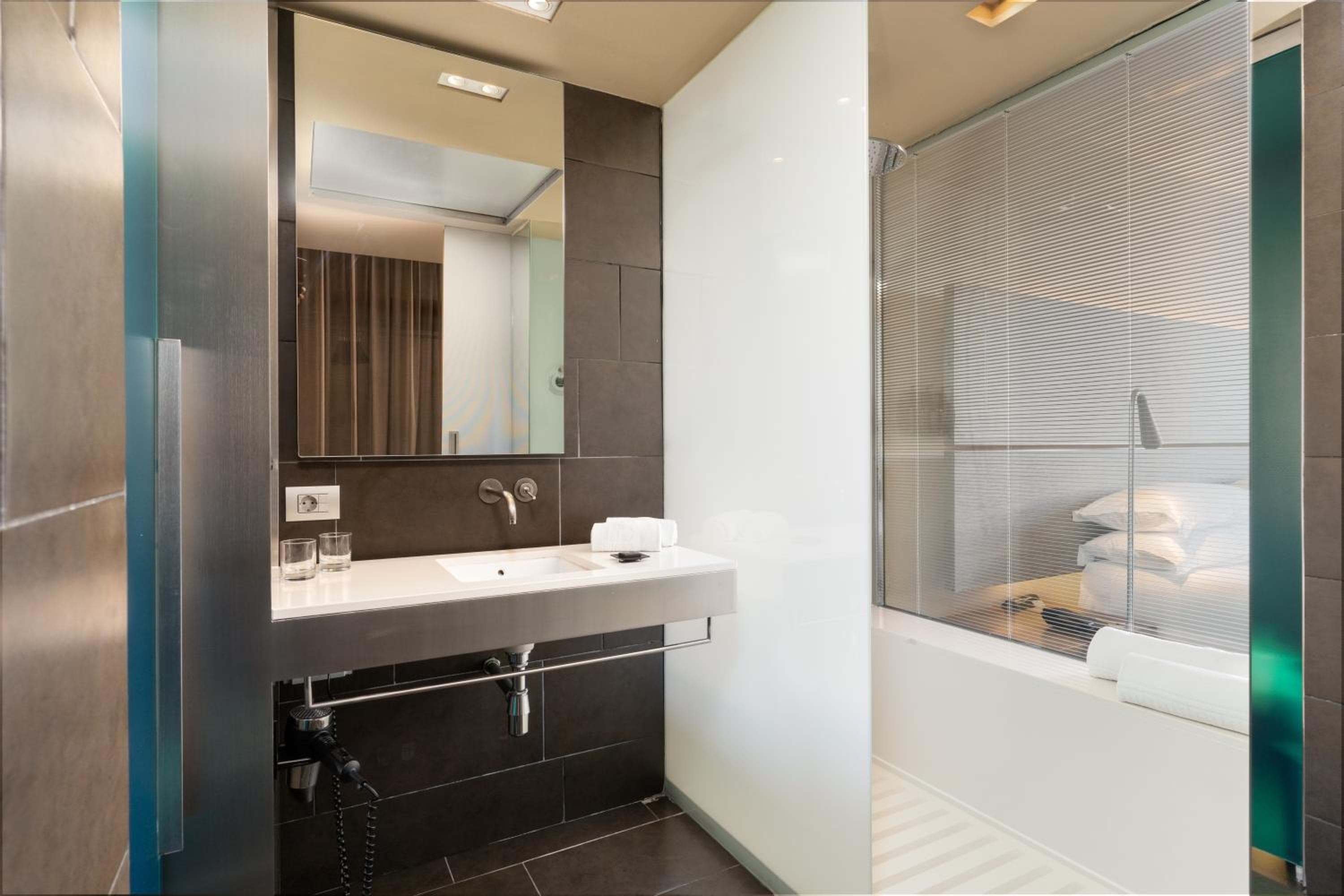 B Hotel — 26