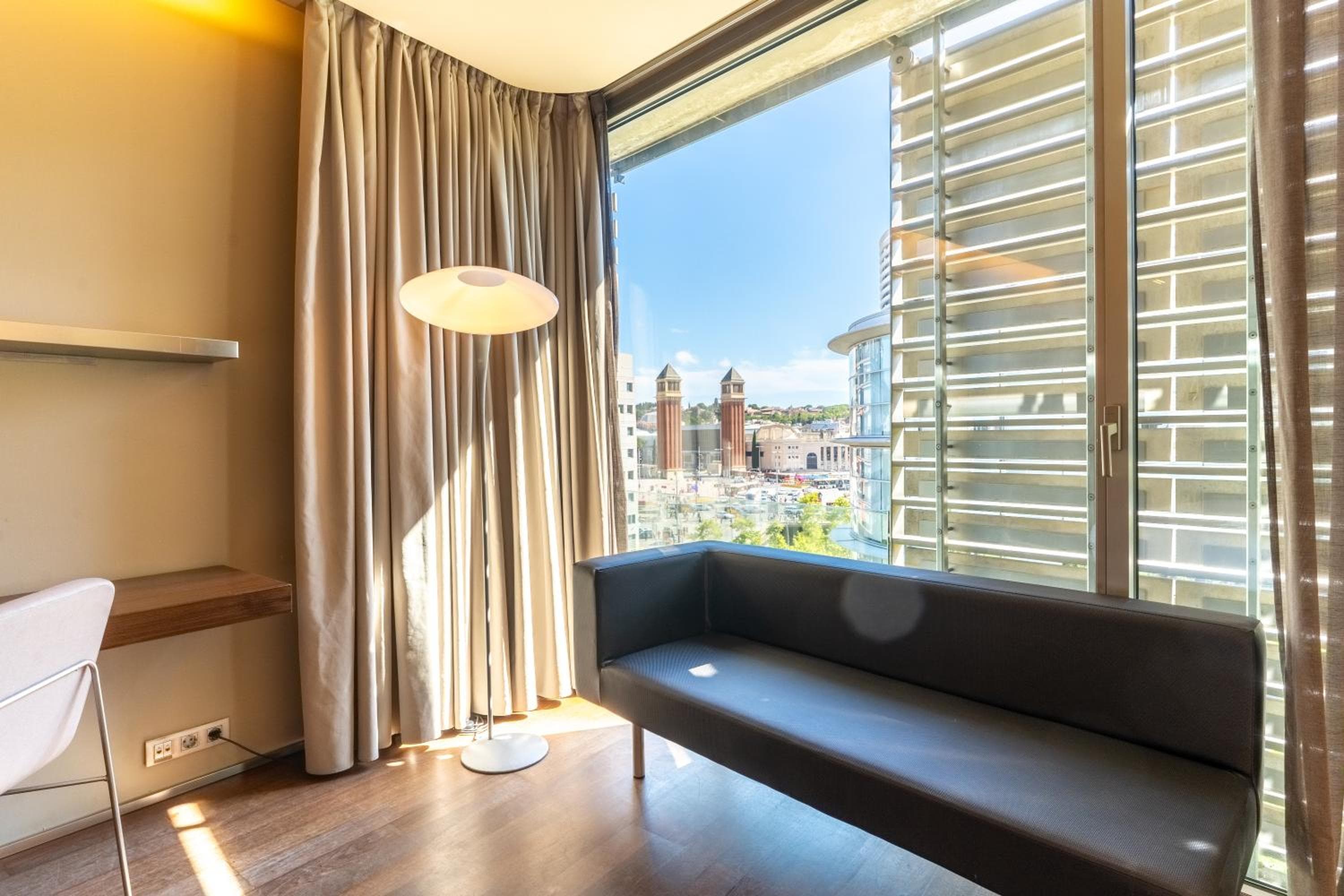 B Hotel — 3