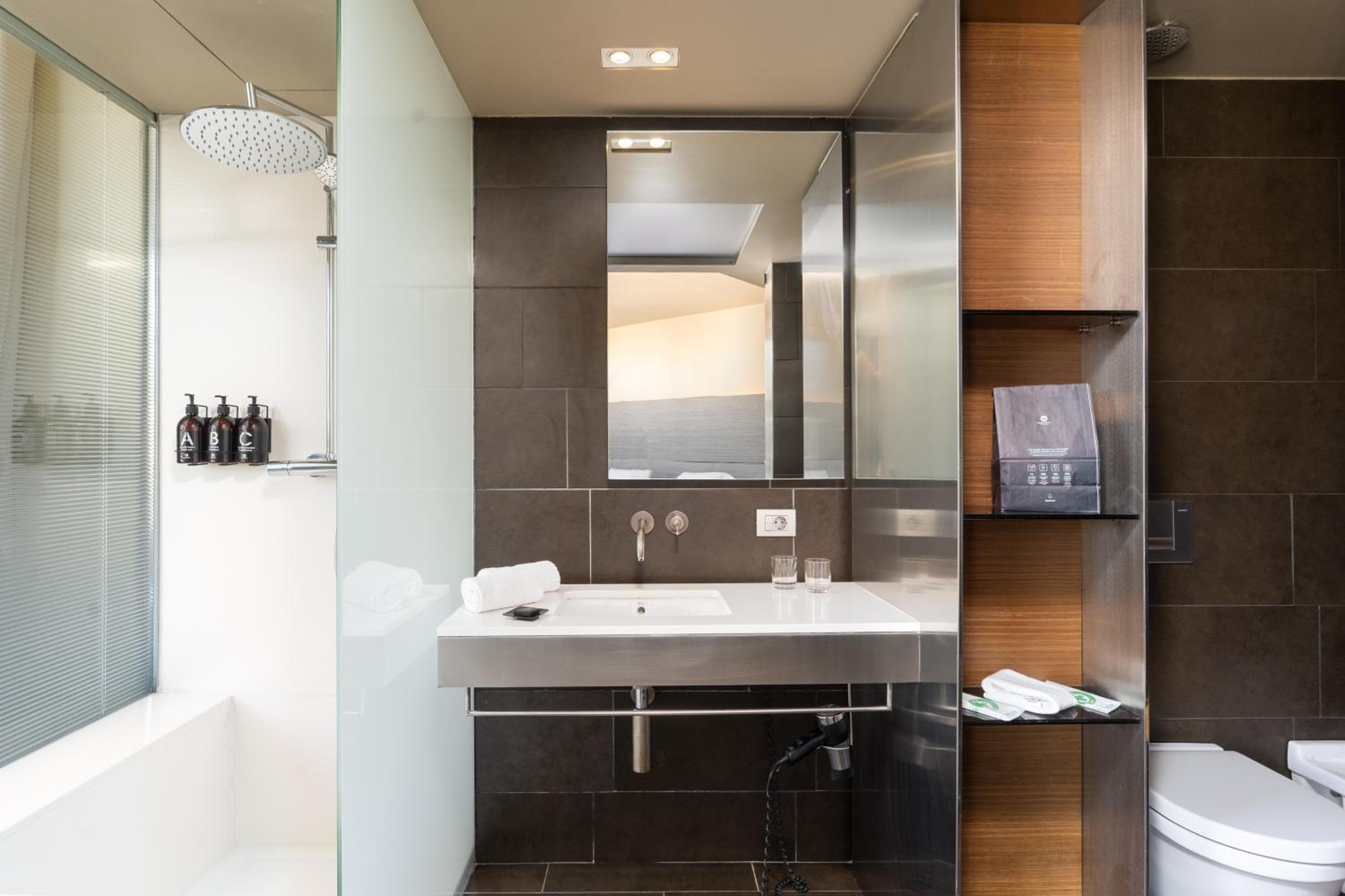 B Hotel — 29