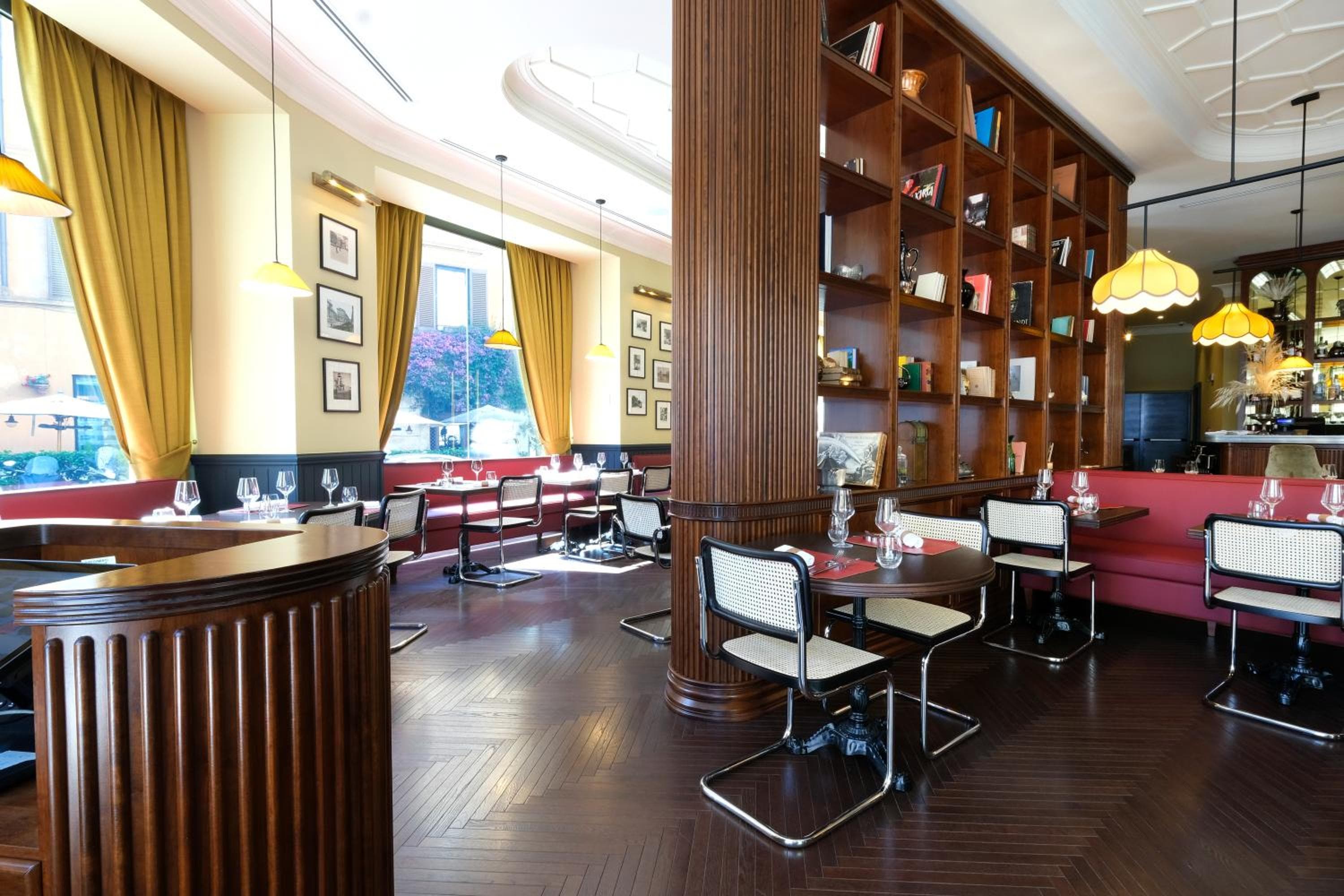 U-Visionary Roma Hotel — 19