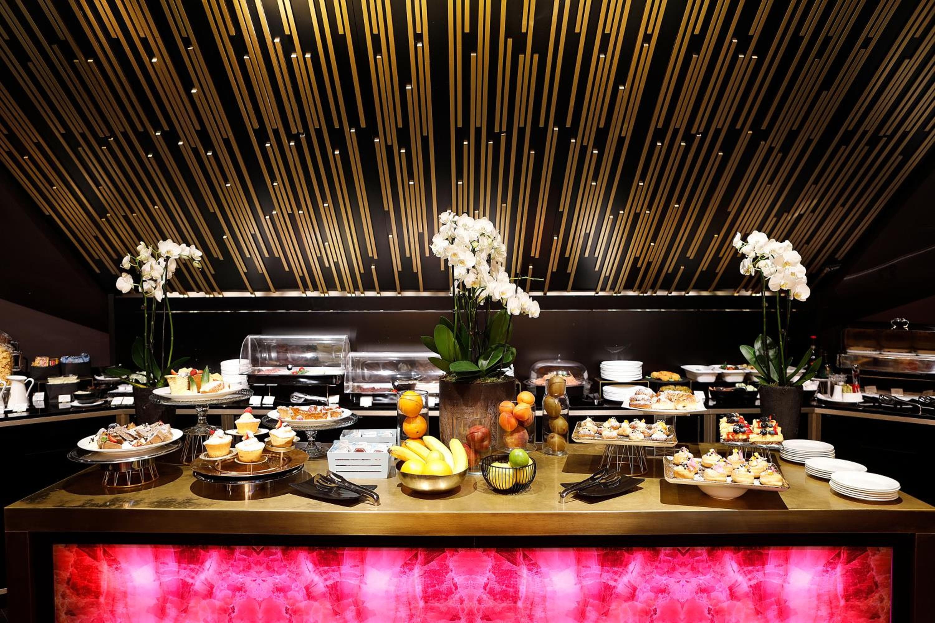 U-Visionary Roma Hotel — 29