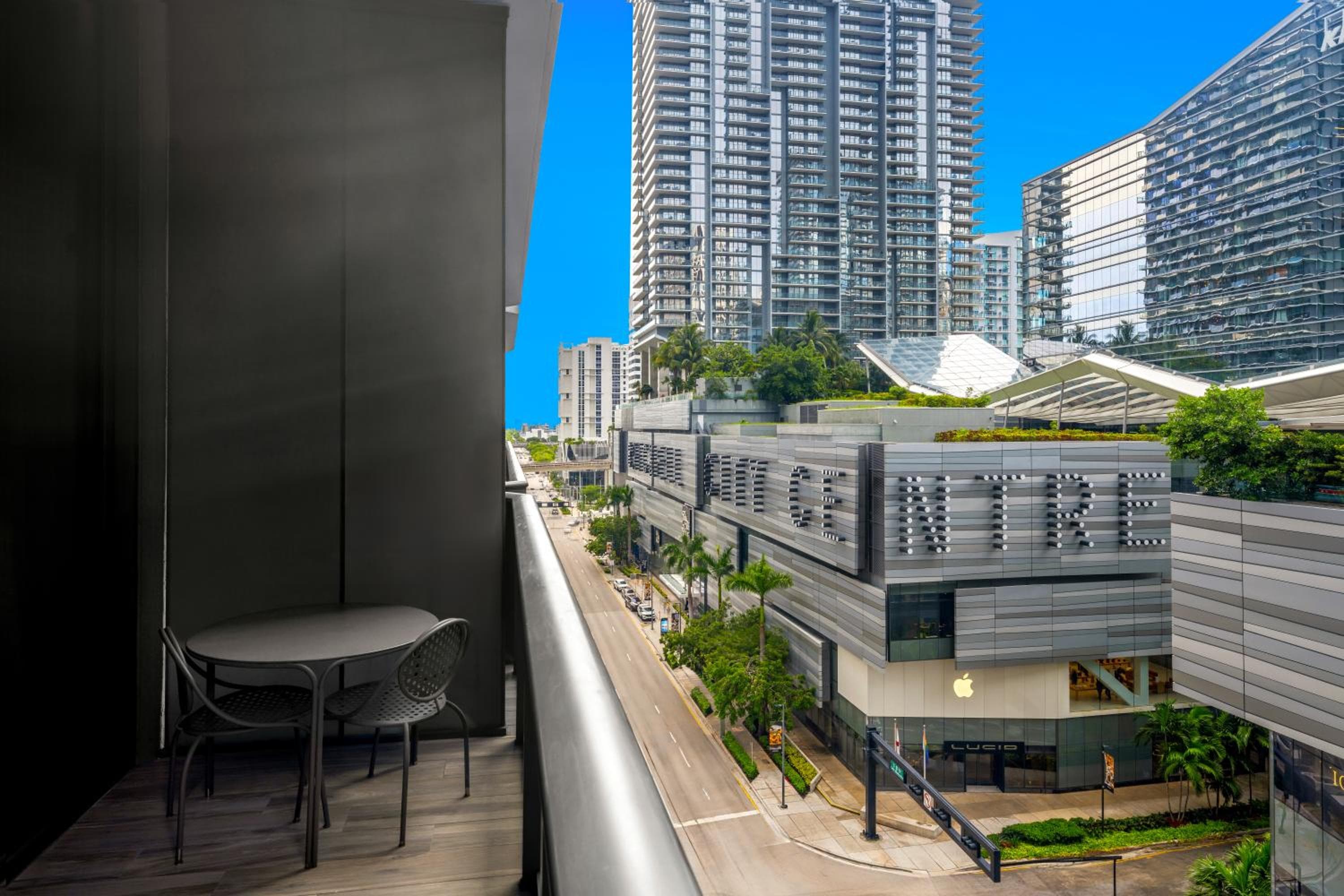 SLS LUX Brickell — 21