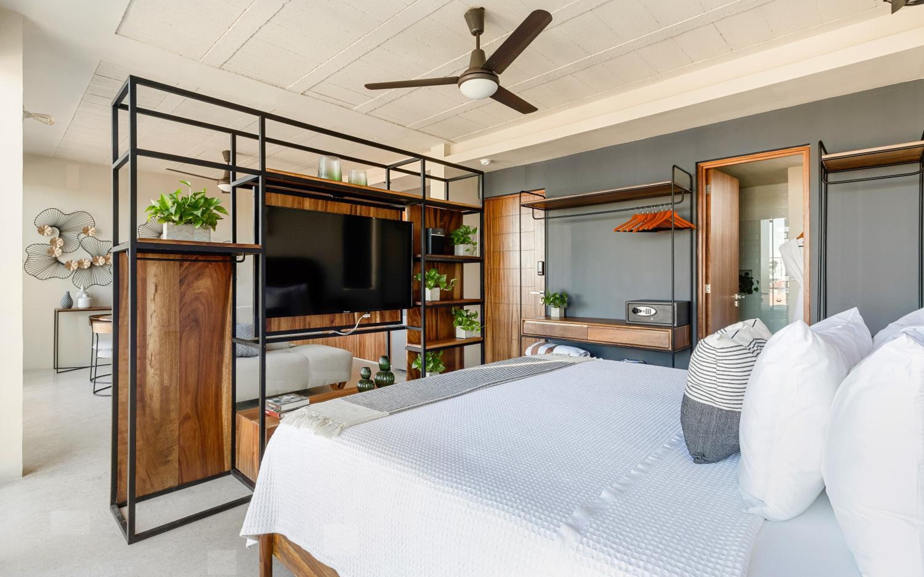 Ocean Boutique Condos — 12