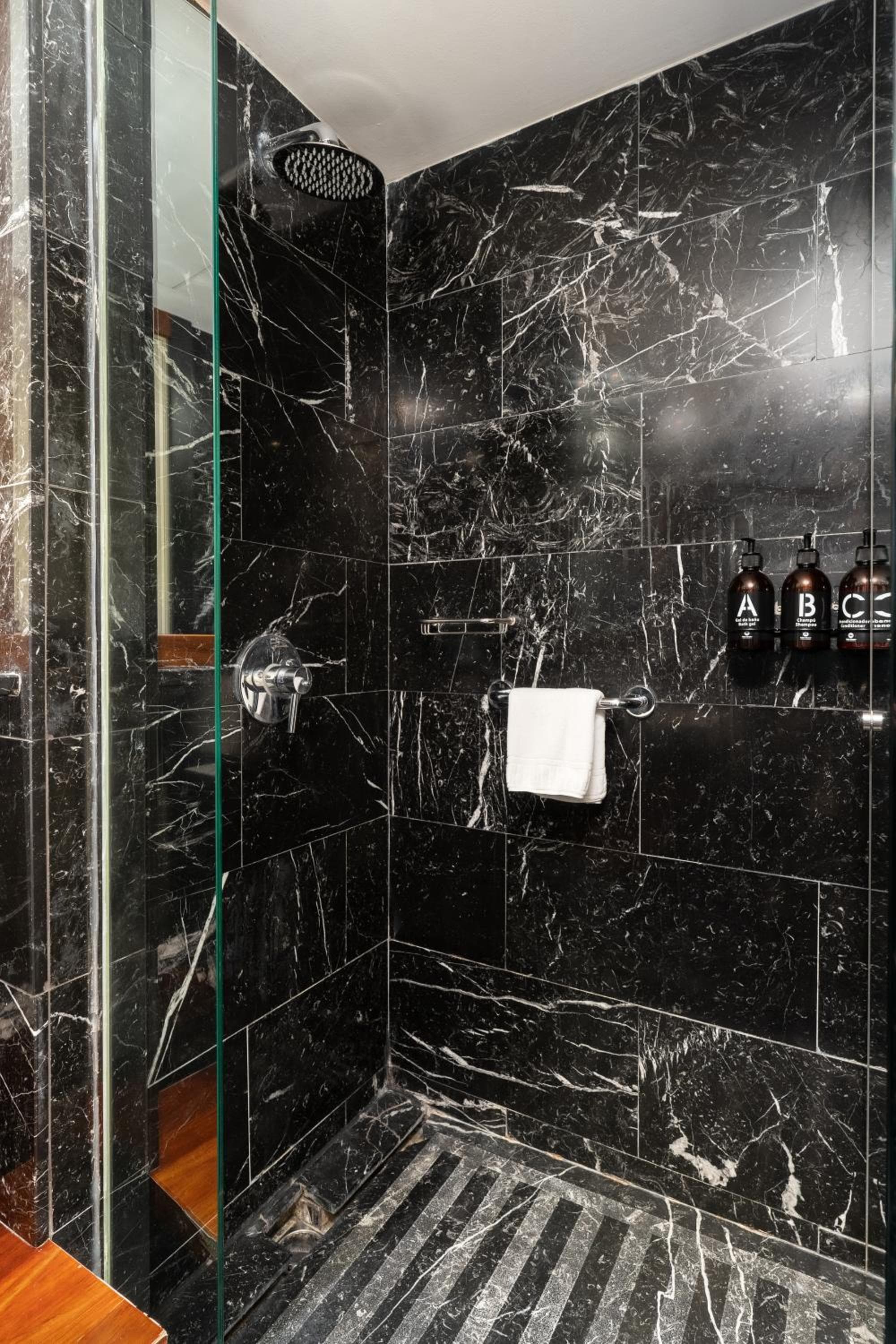 U232 Hotel — 11
