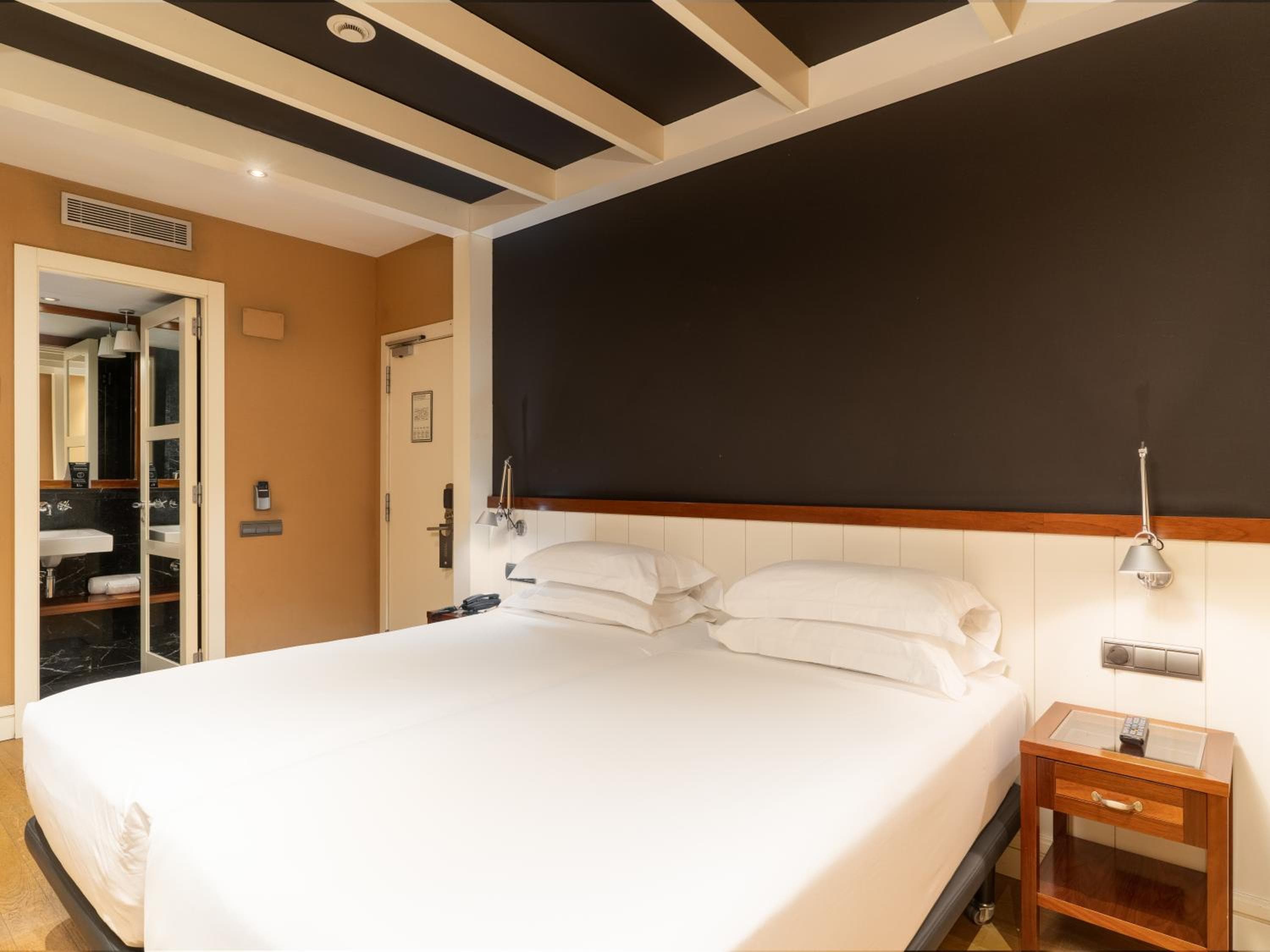 U232 Hotel — 14
