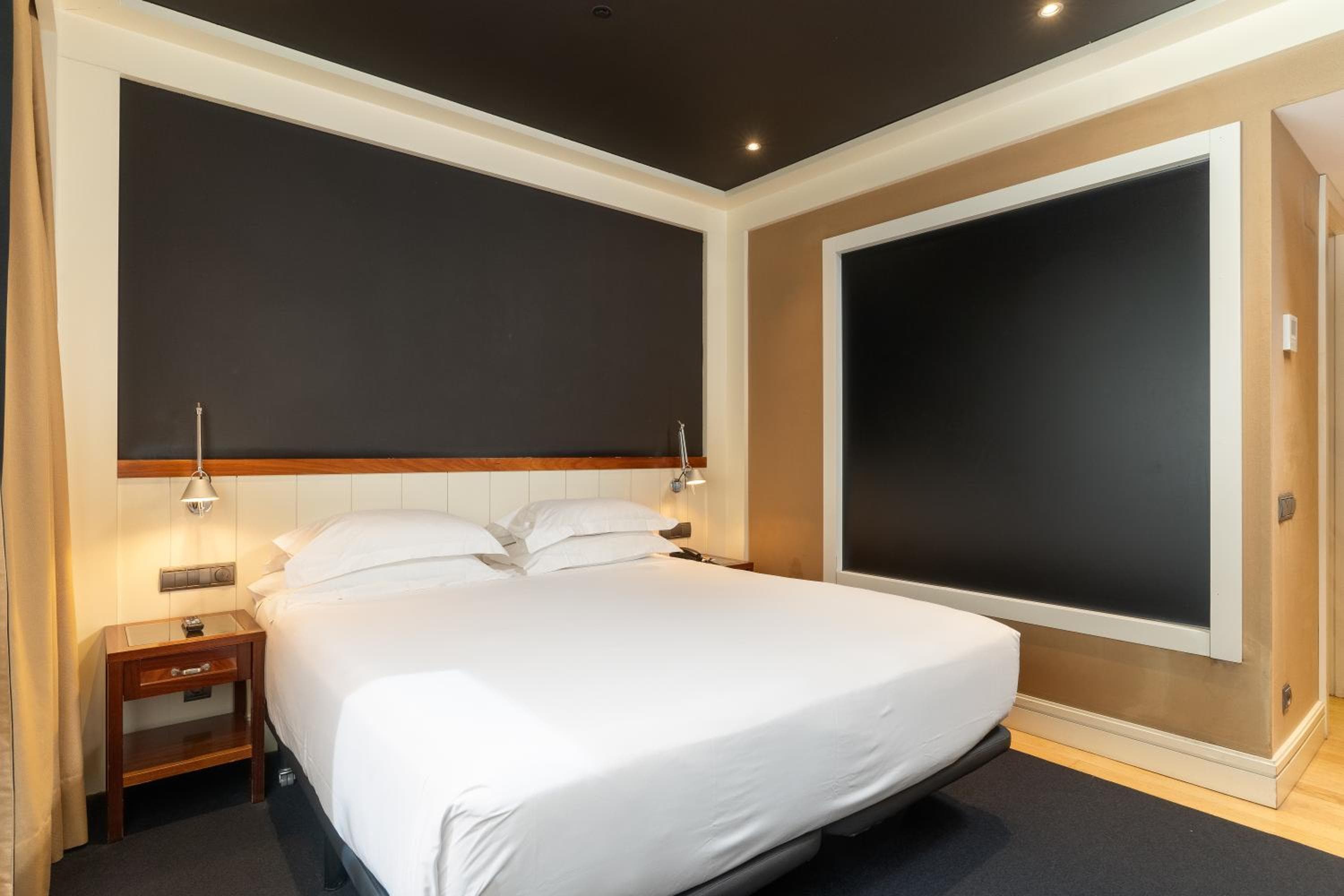 U232 Hotel — 10