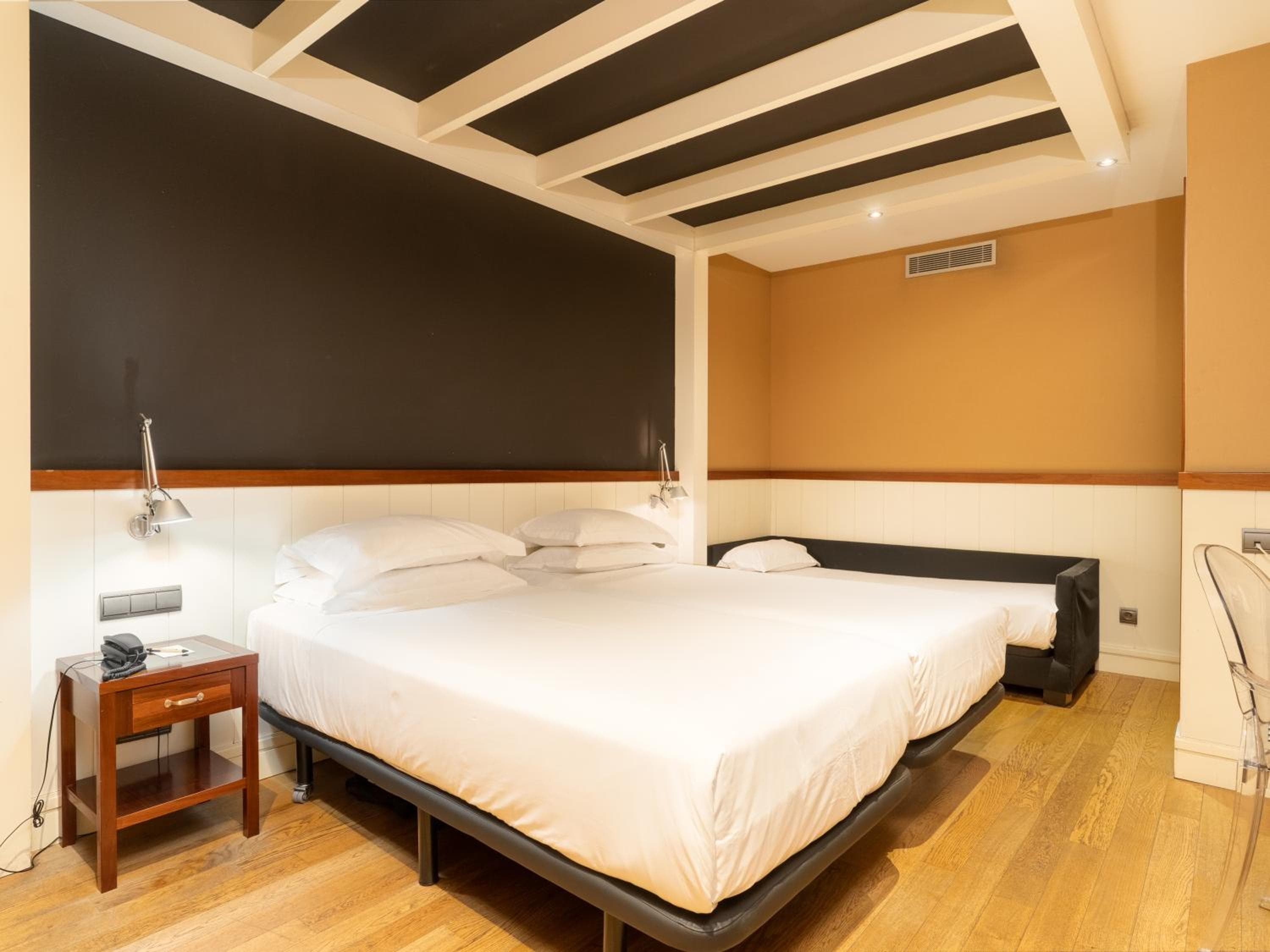 U232 Hotel — 8