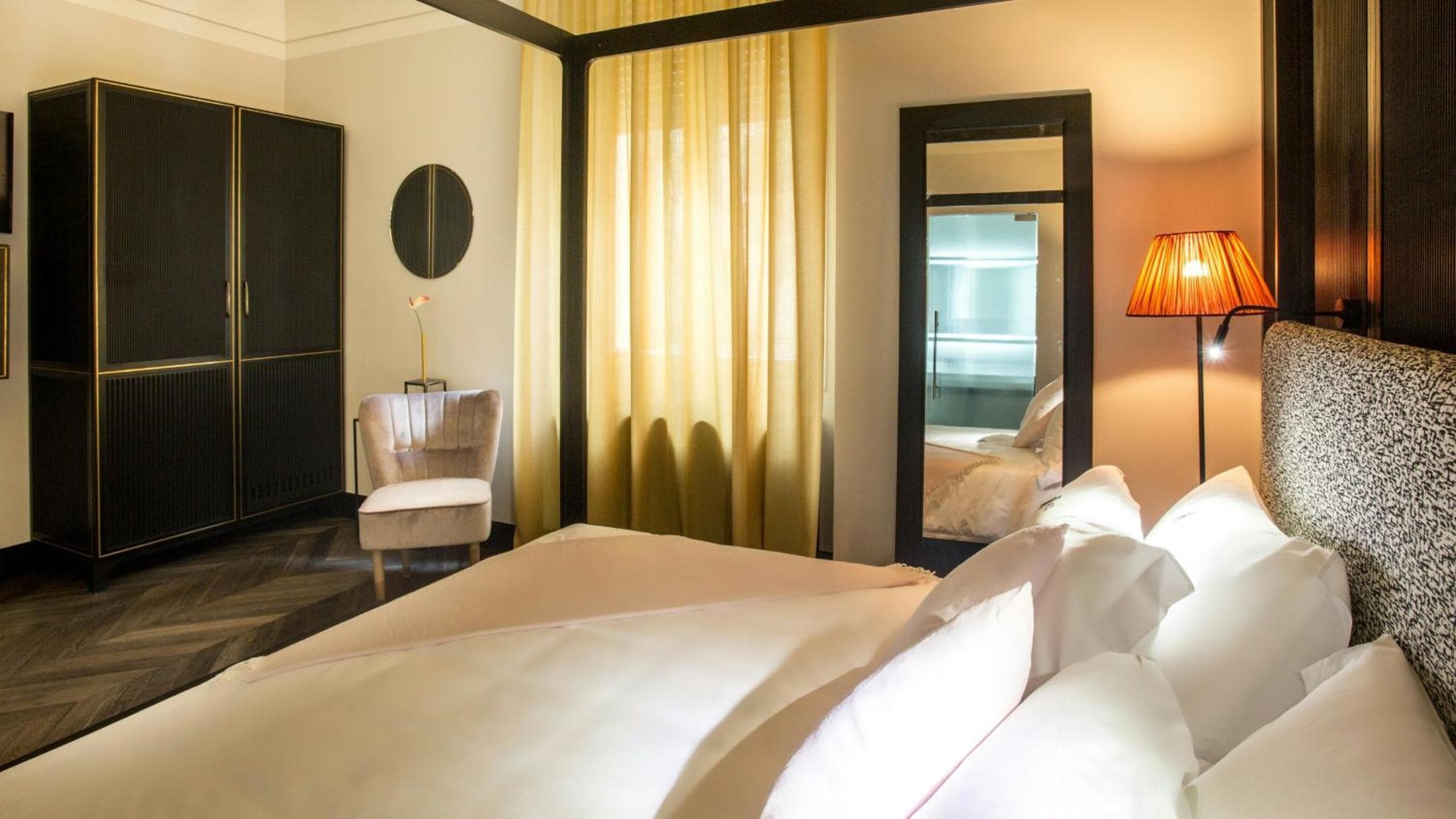 Das H'All Tailor Suite Rom — 15