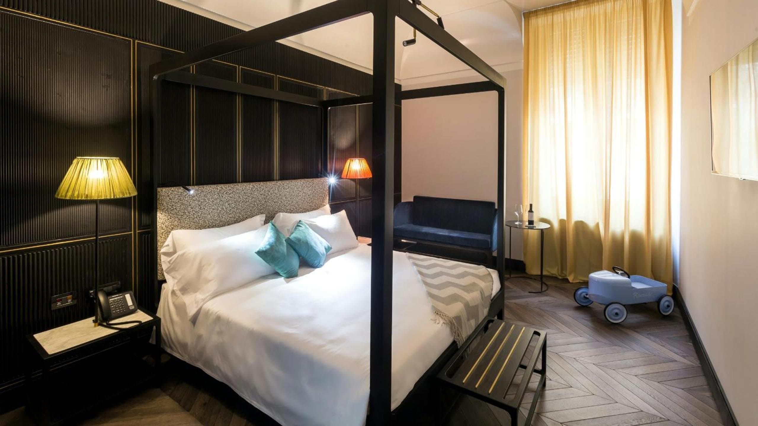 Das H'All Tailor Suite Rom — 12