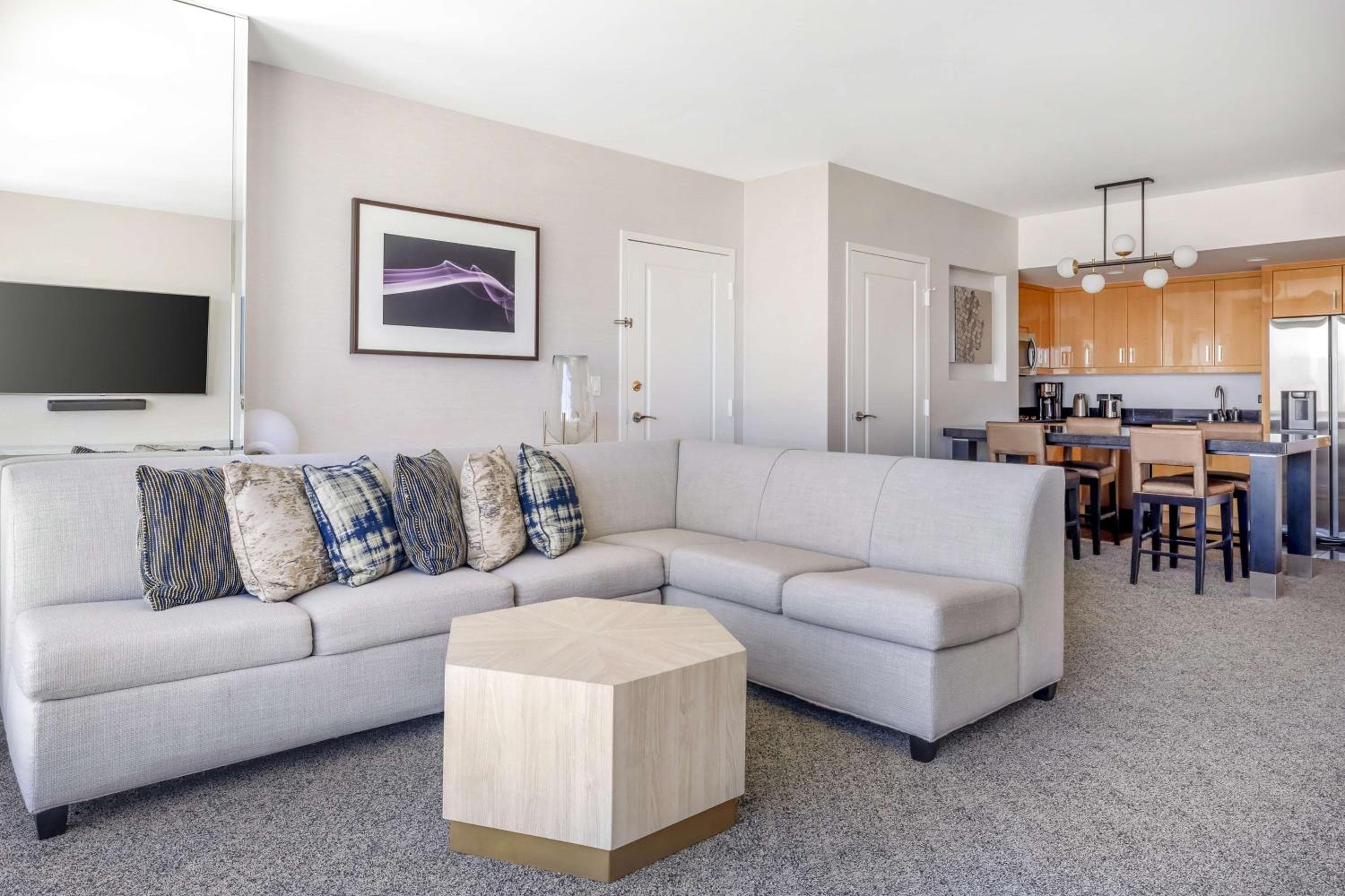 Hilton Grand Vacations Club Elara Center Strip Las Vegas — 8