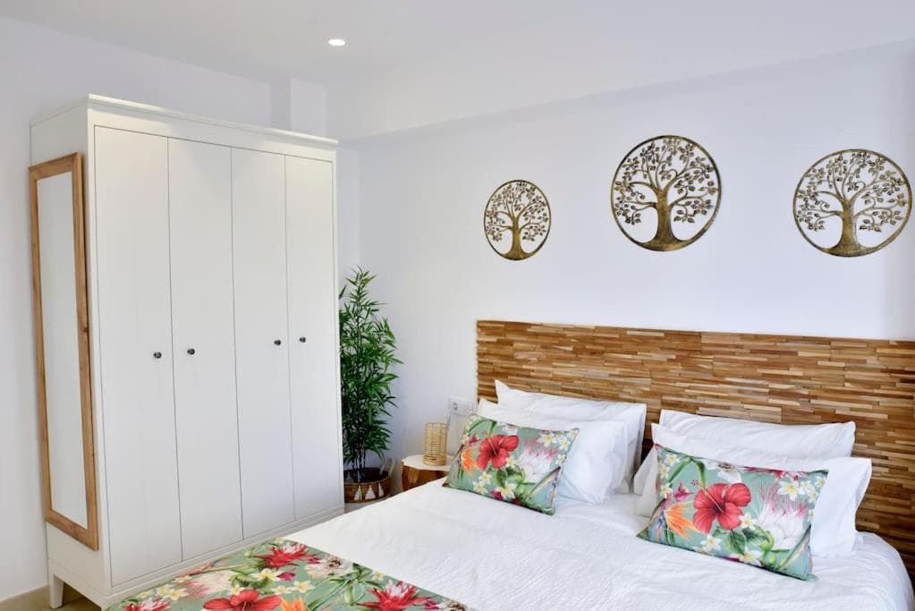 Ballesteros Place Sunset A — 4