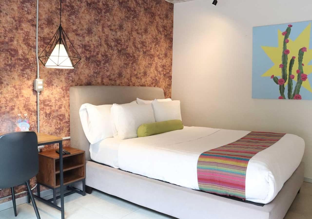 Le Host Business Suites del WTC — 11