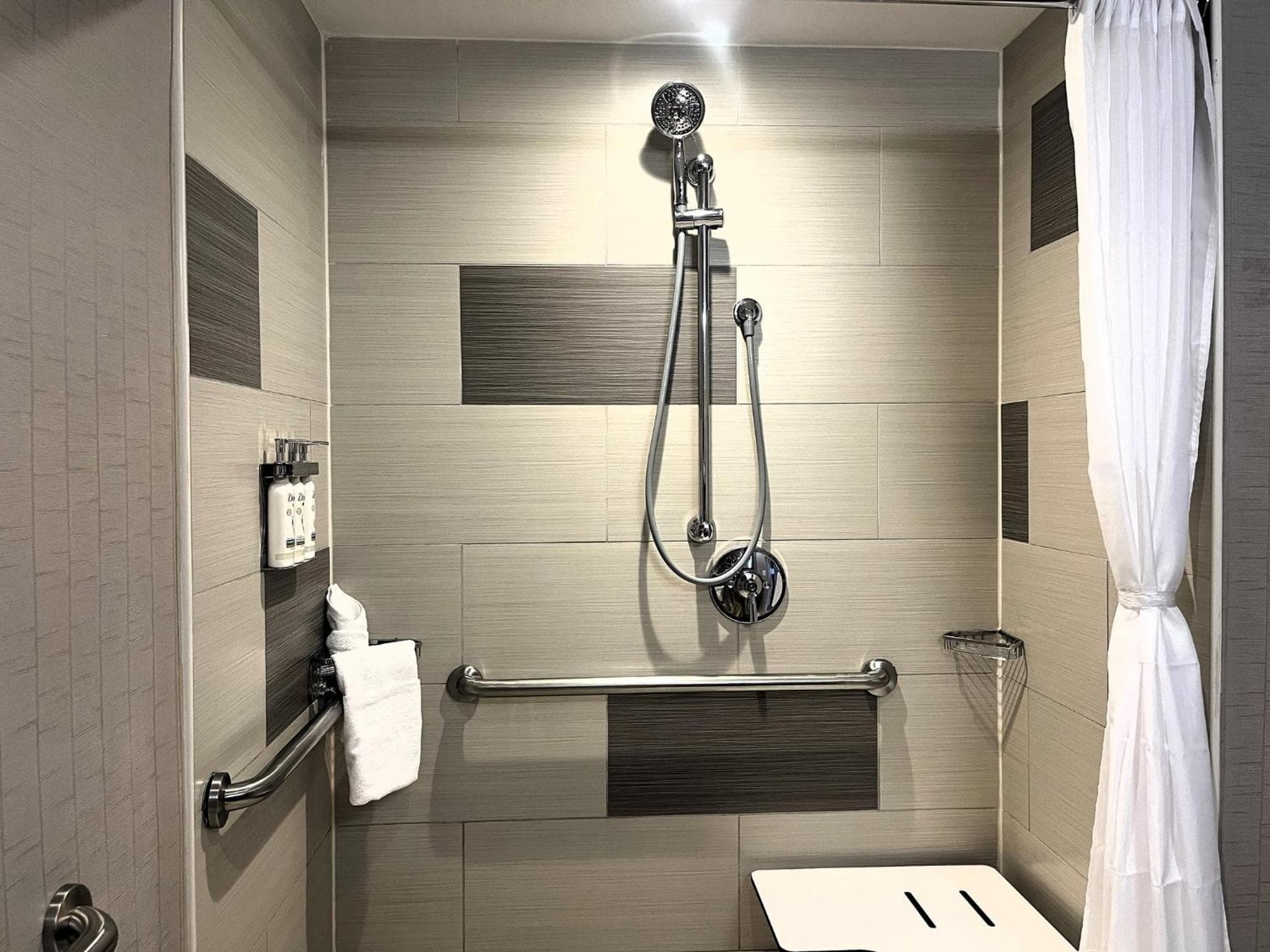 Holiday Inn New York City - Times Square by IHG — 13
