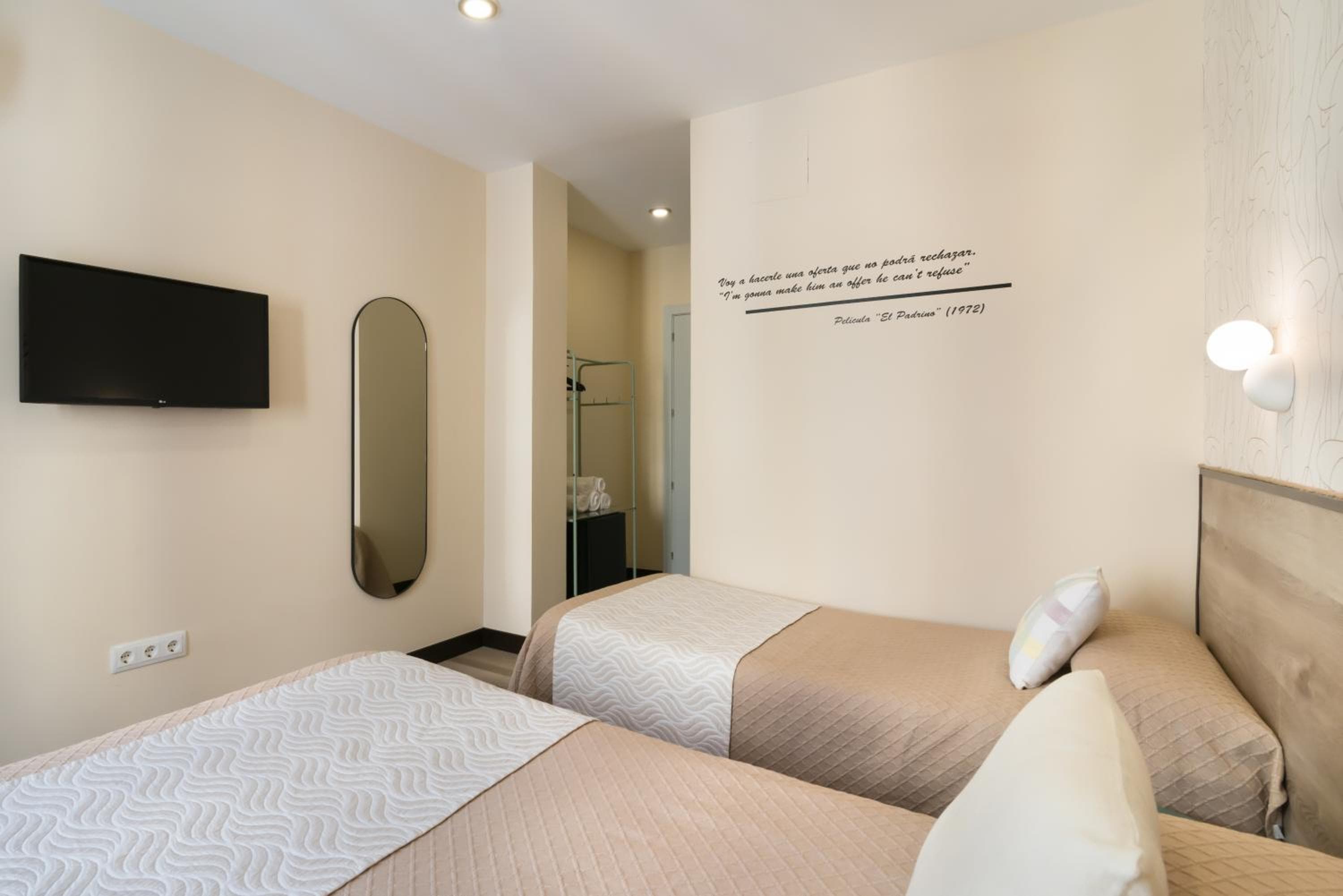 Hostal Art Madrid — 15
