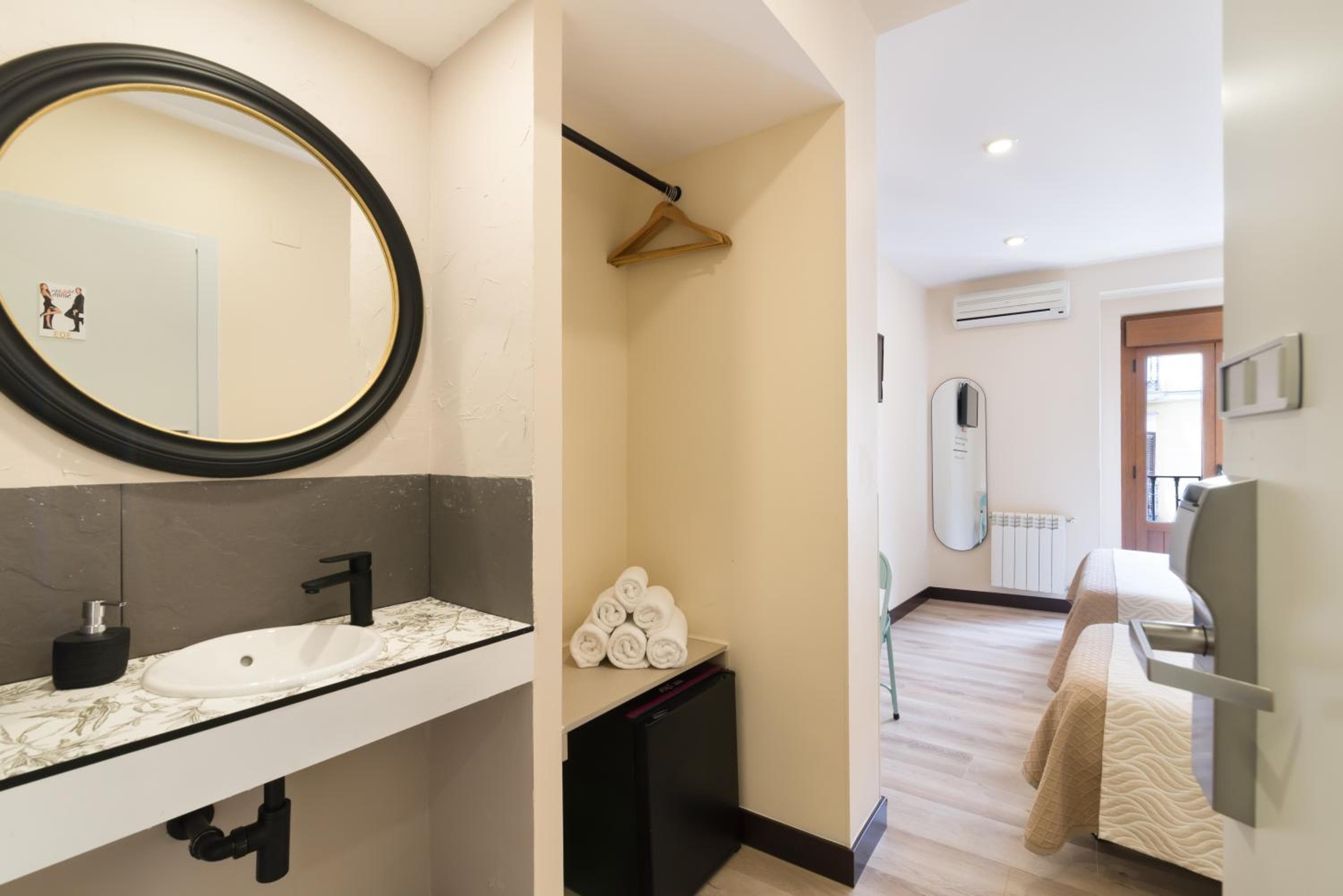 Hostal ArtMadrid — 2