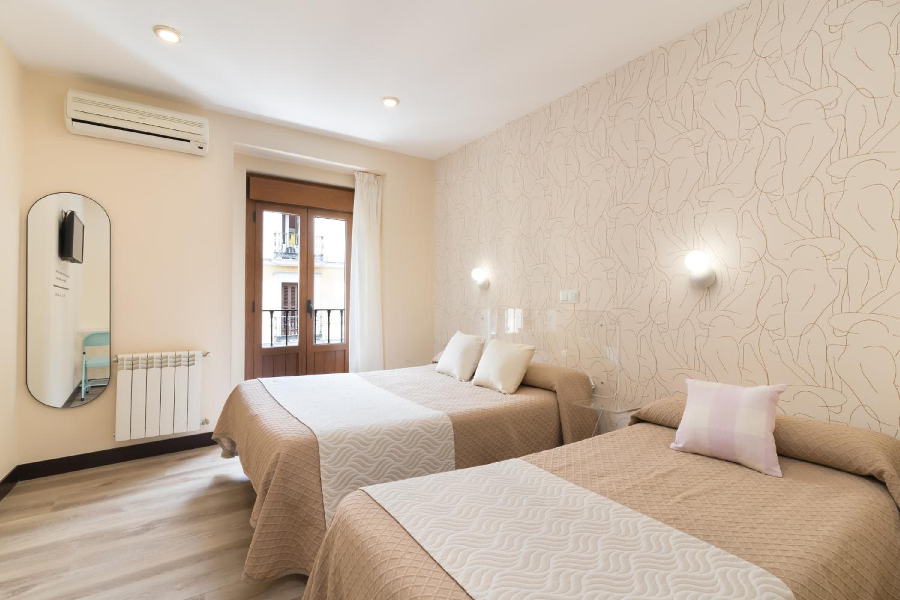 Hostal Art Madrid — 20