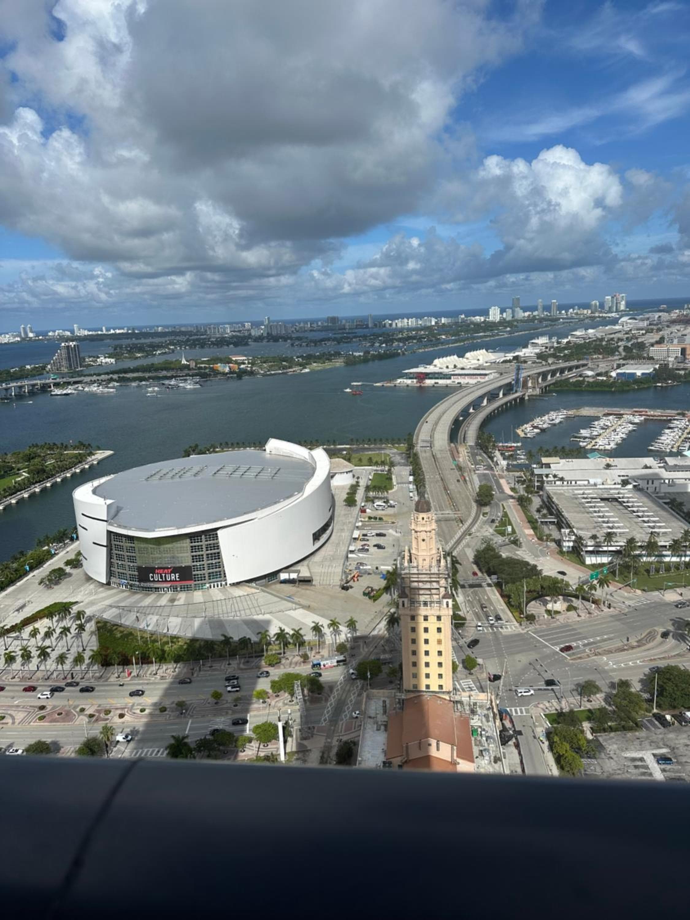 Magic Miami Penthouse & Ocean View Resort — 24