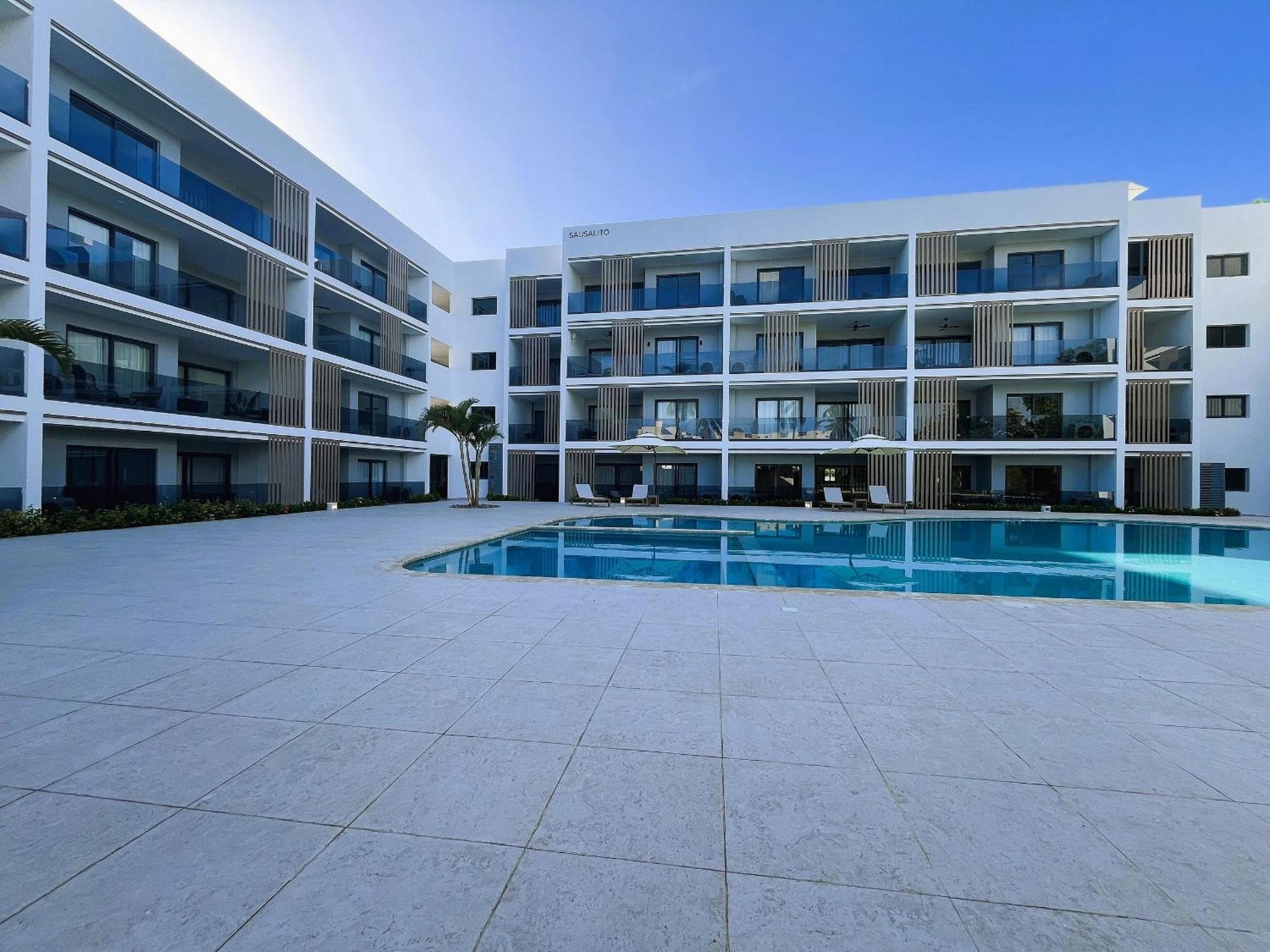 New pool views Sausalito Residencial close to Playa Bavaro — 1