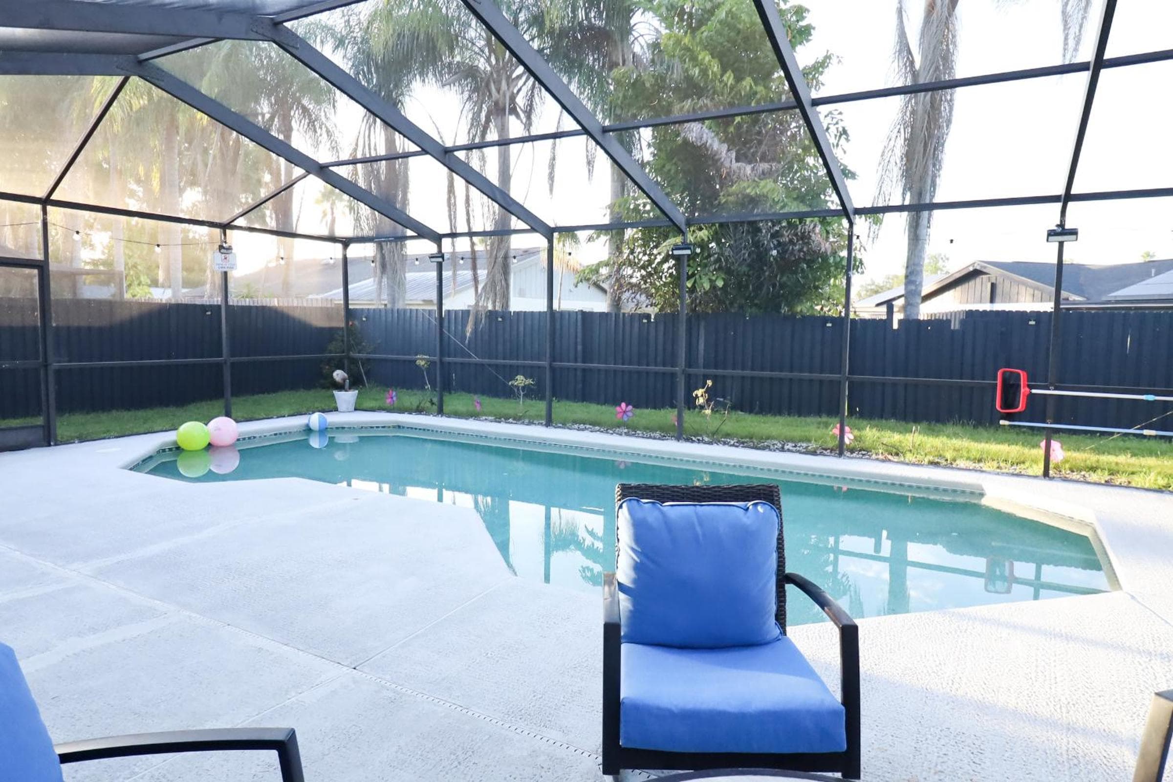 Piscina de casa de lujo: paraíso ideal para jugar y trabajar — 2