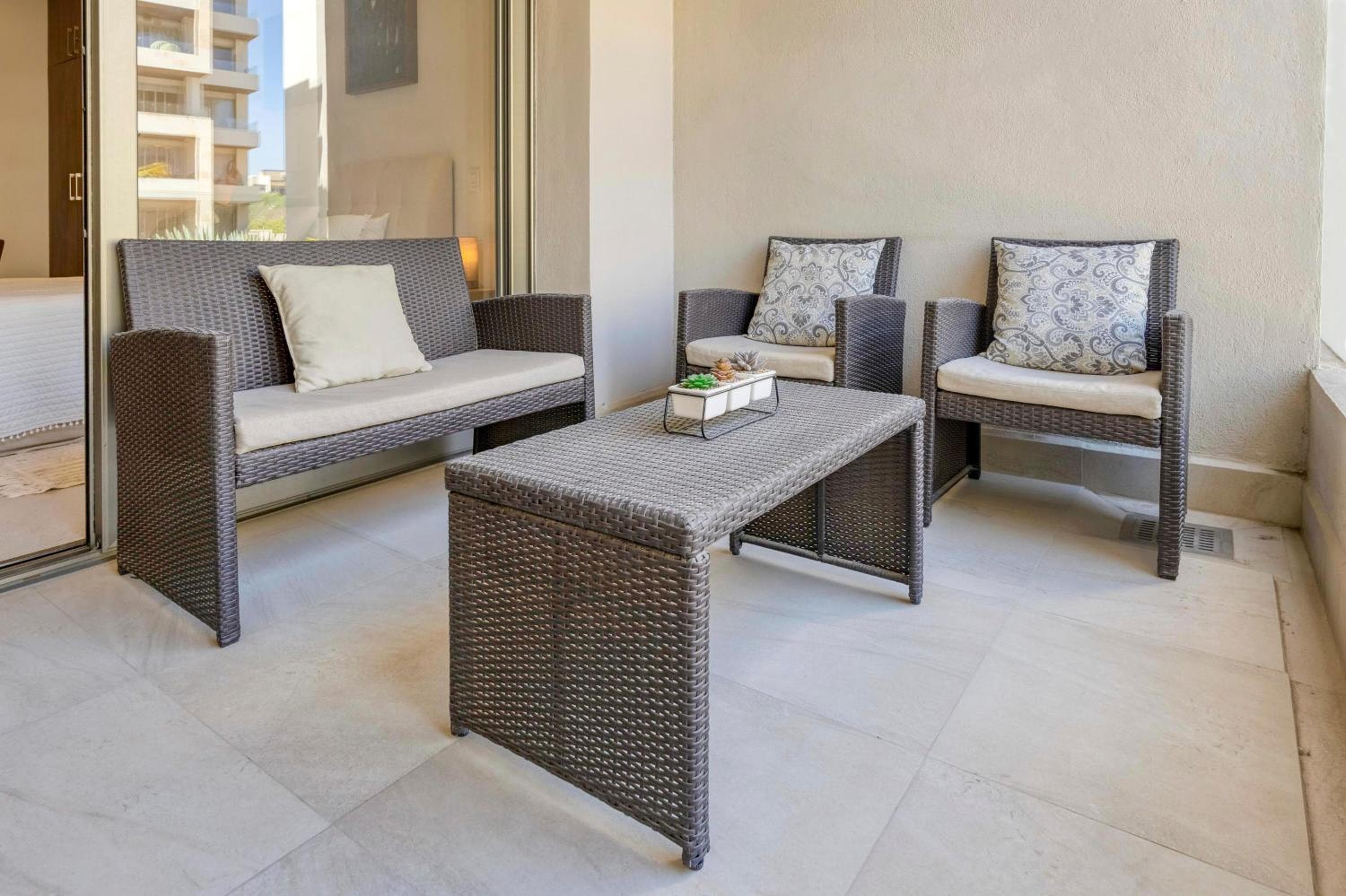 Precioso estudio con balcón, gran ubicación en Cabo San Lucas - Estacionamiento gratis — 23